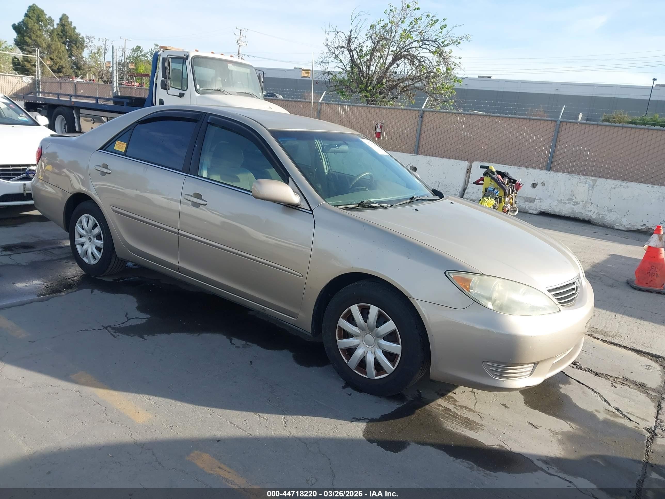 2005 Toyota Camry LE, VIN 4T1BE32K55U101881 — Rear end