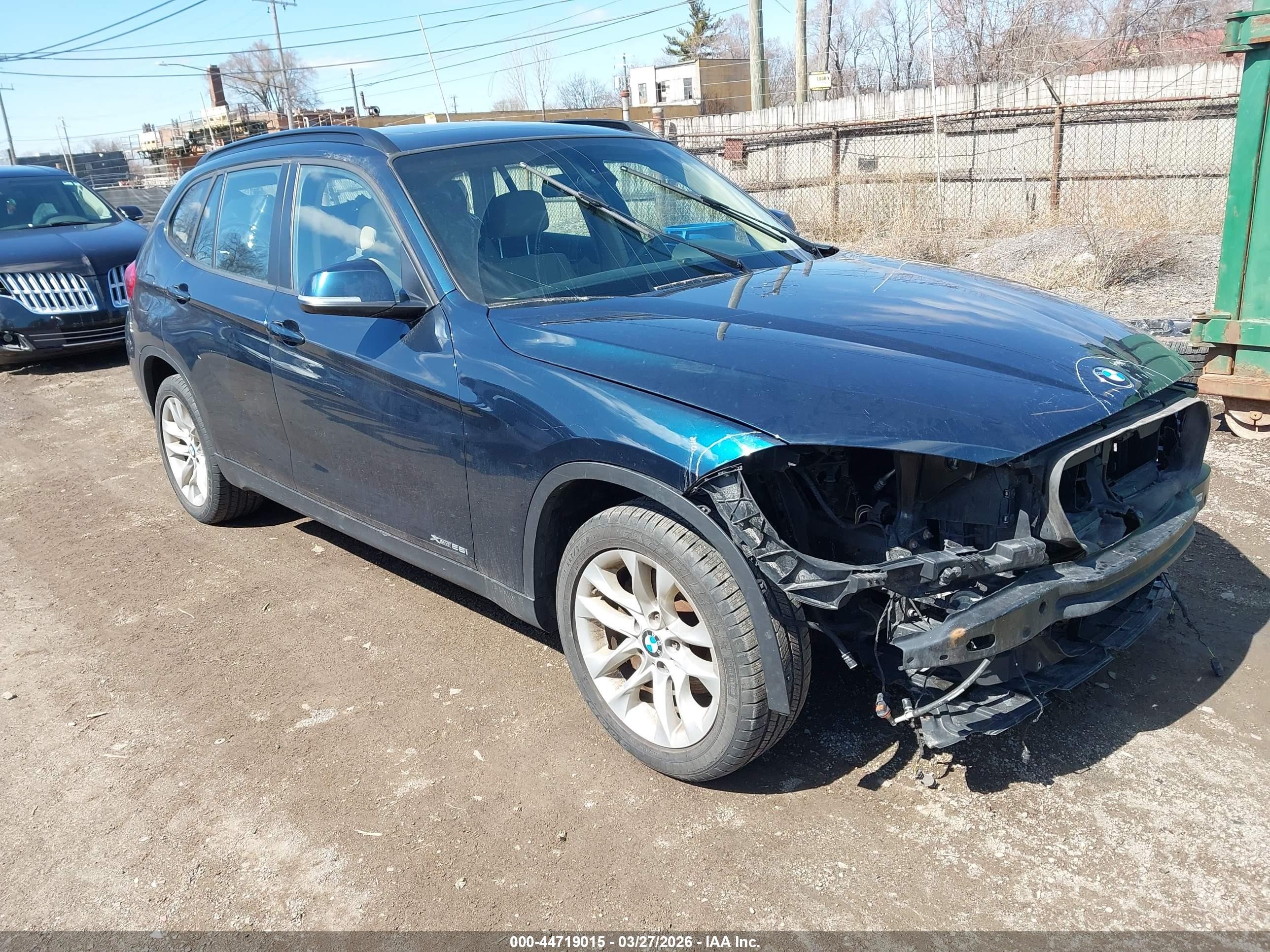 2015 BMW X1 xDrive28i, VIN WBAVL1C50FVY28908 — Front end