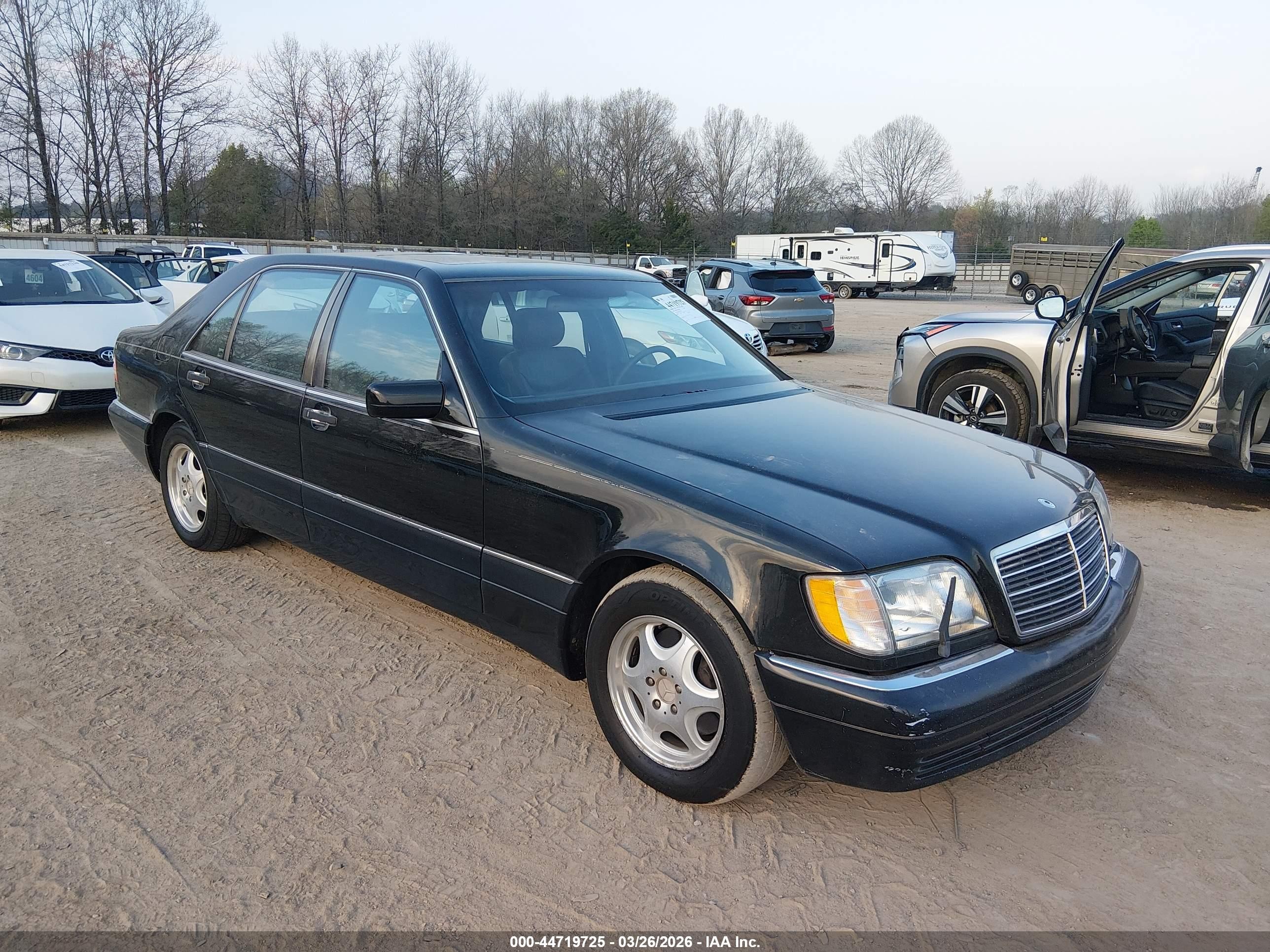 1997 Mercedes-Benz S 320/430/500, VIN WDBGA43G4VA350954 — Normal wear