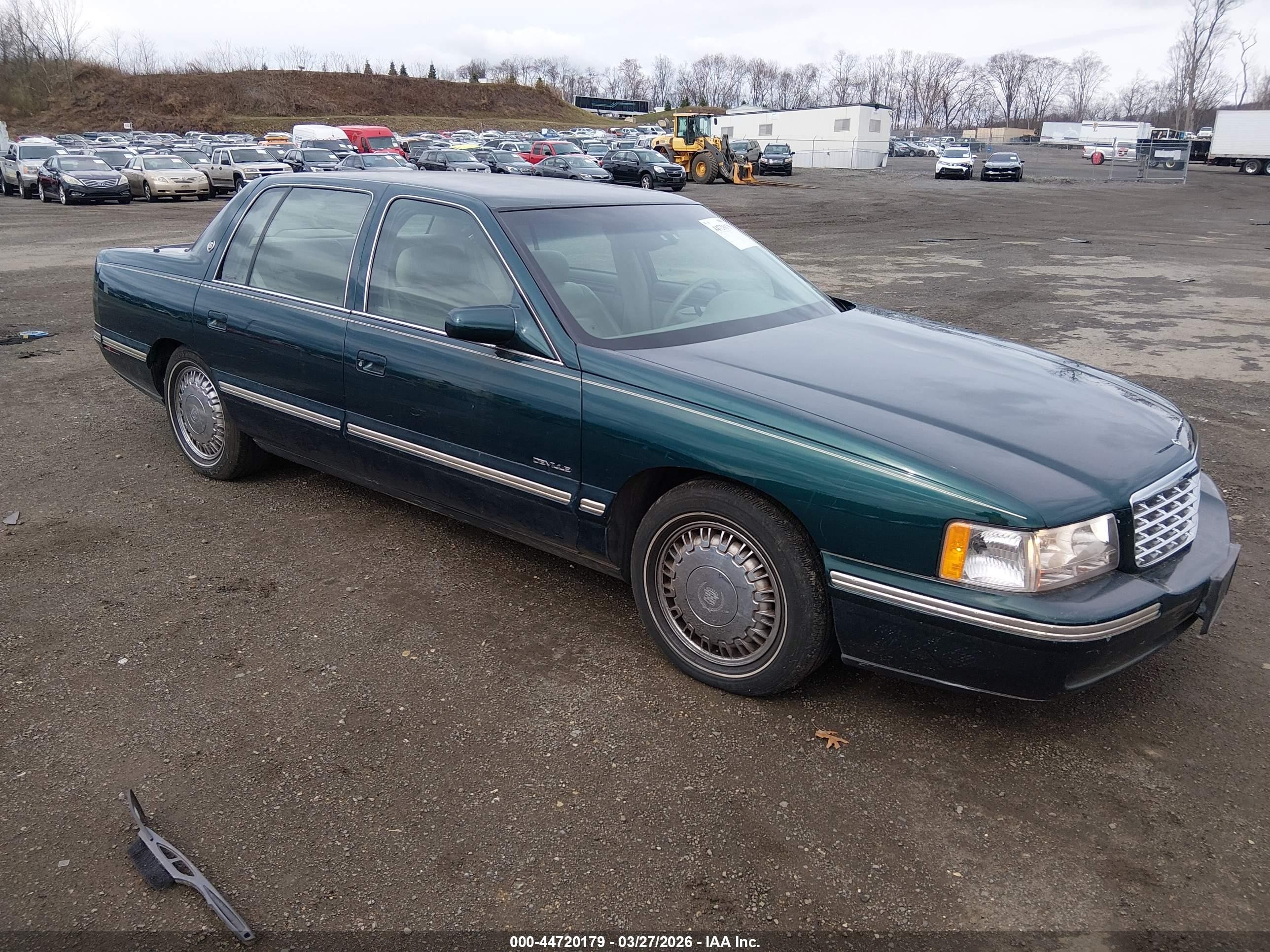 1998 Cadillac DeVille, VIN 1G6KD54Y7WU781811 — Front end