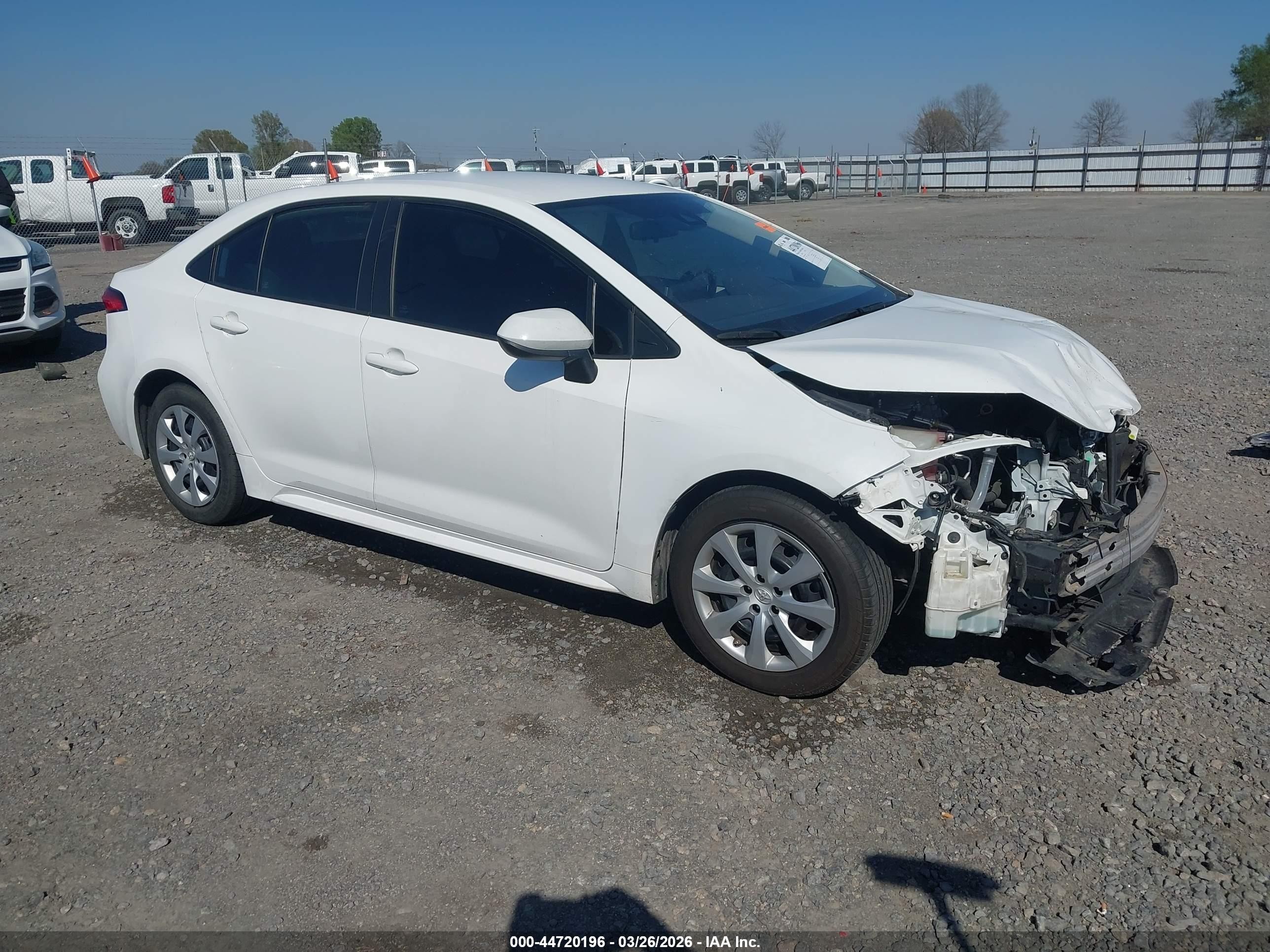 2021 Toyota Corolla LE, VIN 5YFEPMAE4MP211300 — Front end