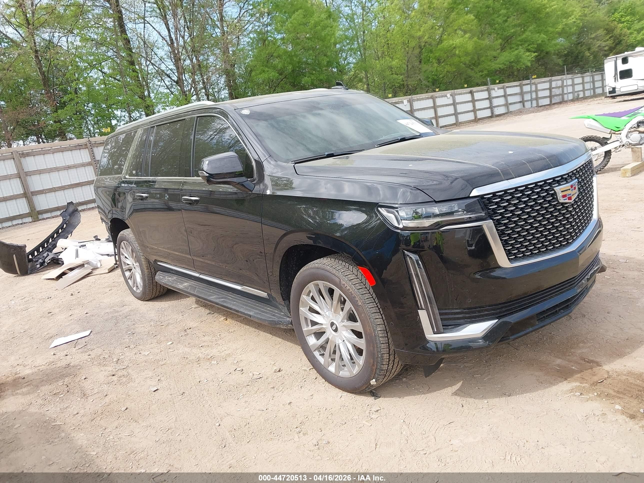 2022 Cadillac Escalade ESV Premium Luxury, VIN 1GYS4KKL9NR147267 — Rear end