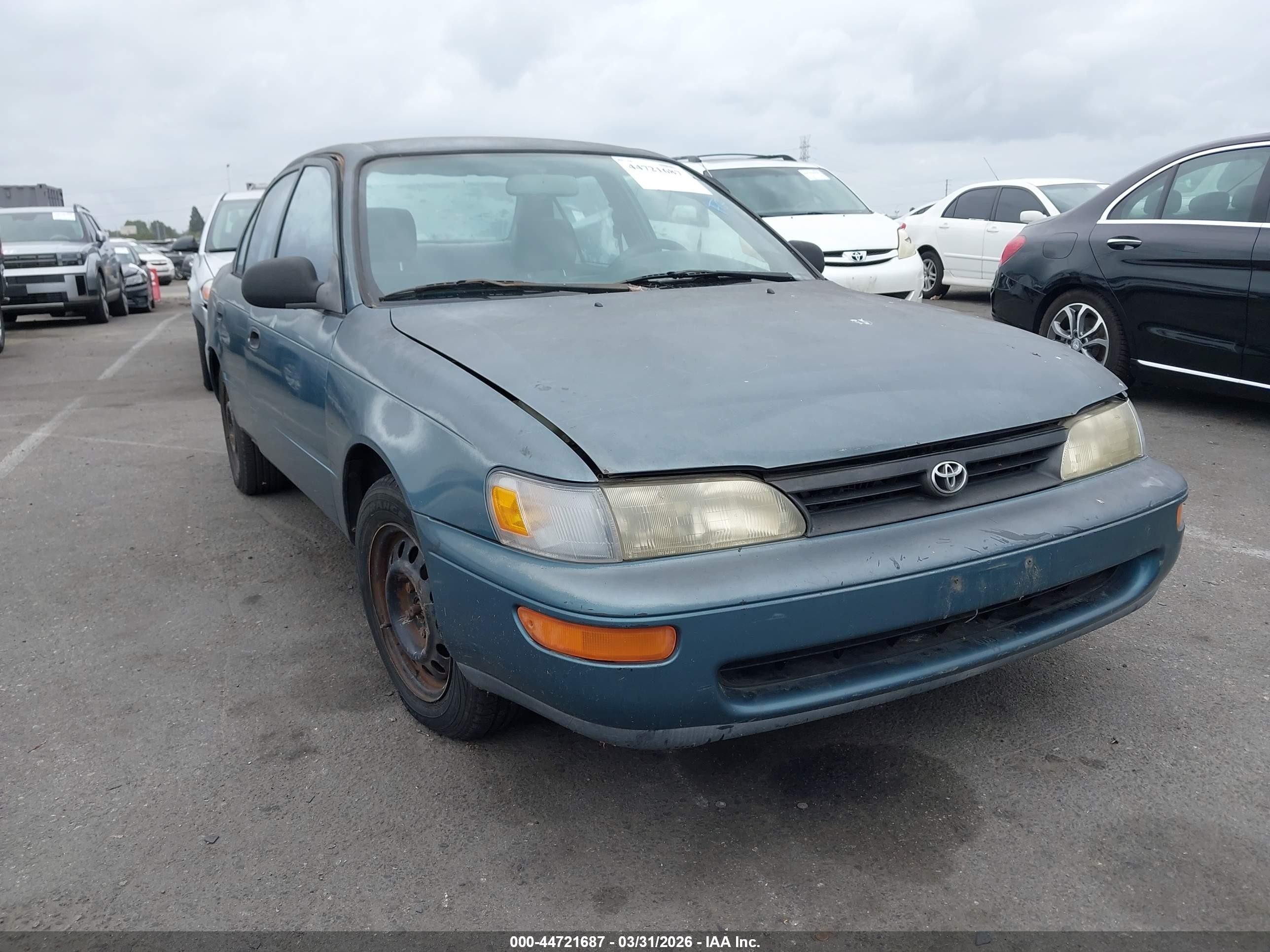 1995 Toyota Corolla, VIN 1NXAE04B5SZ322013 — Rear end