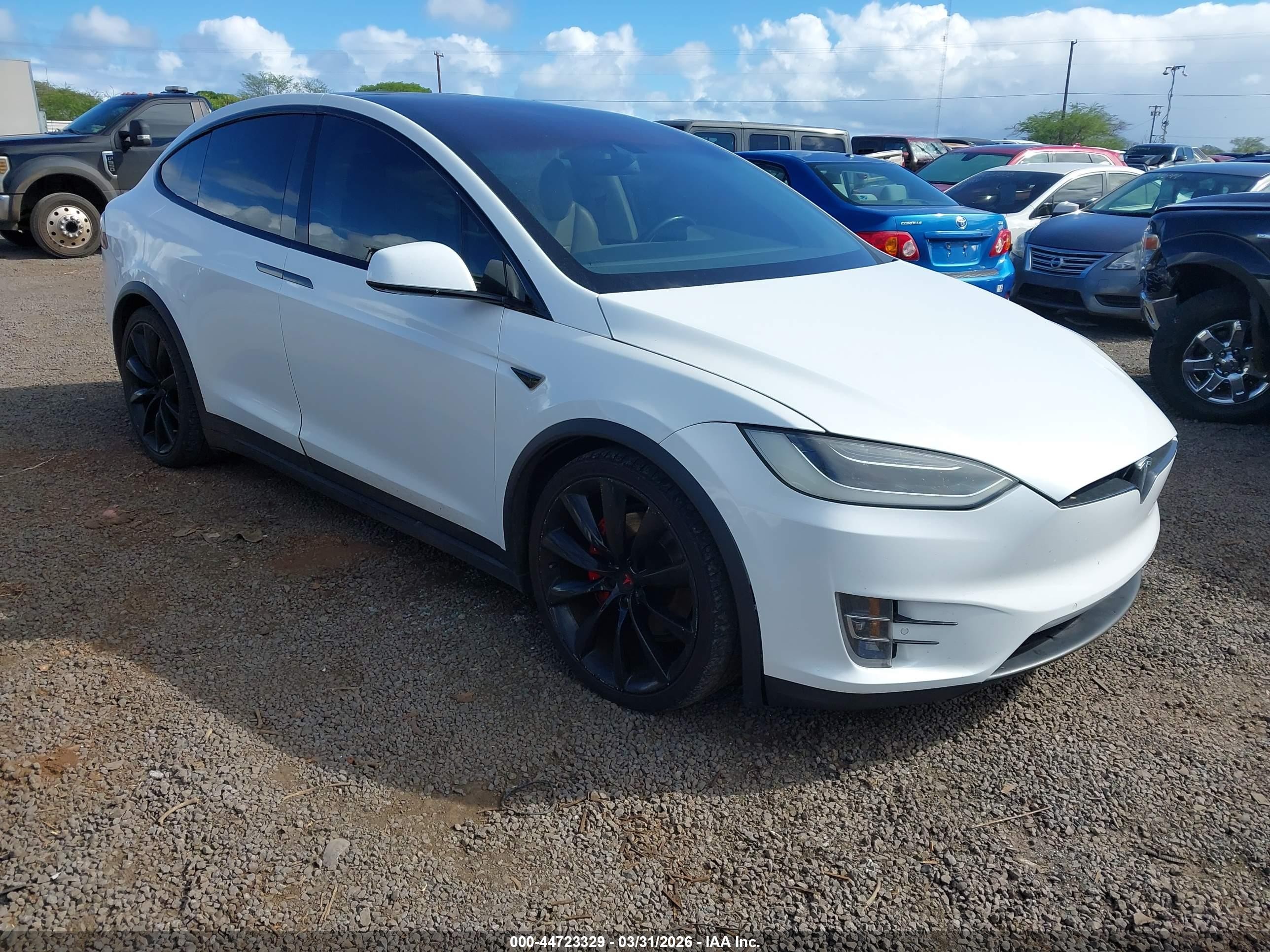 2016 Tesla Model X P90D, VIN 5YJXCAE4XGFS00323 — Пресная вода