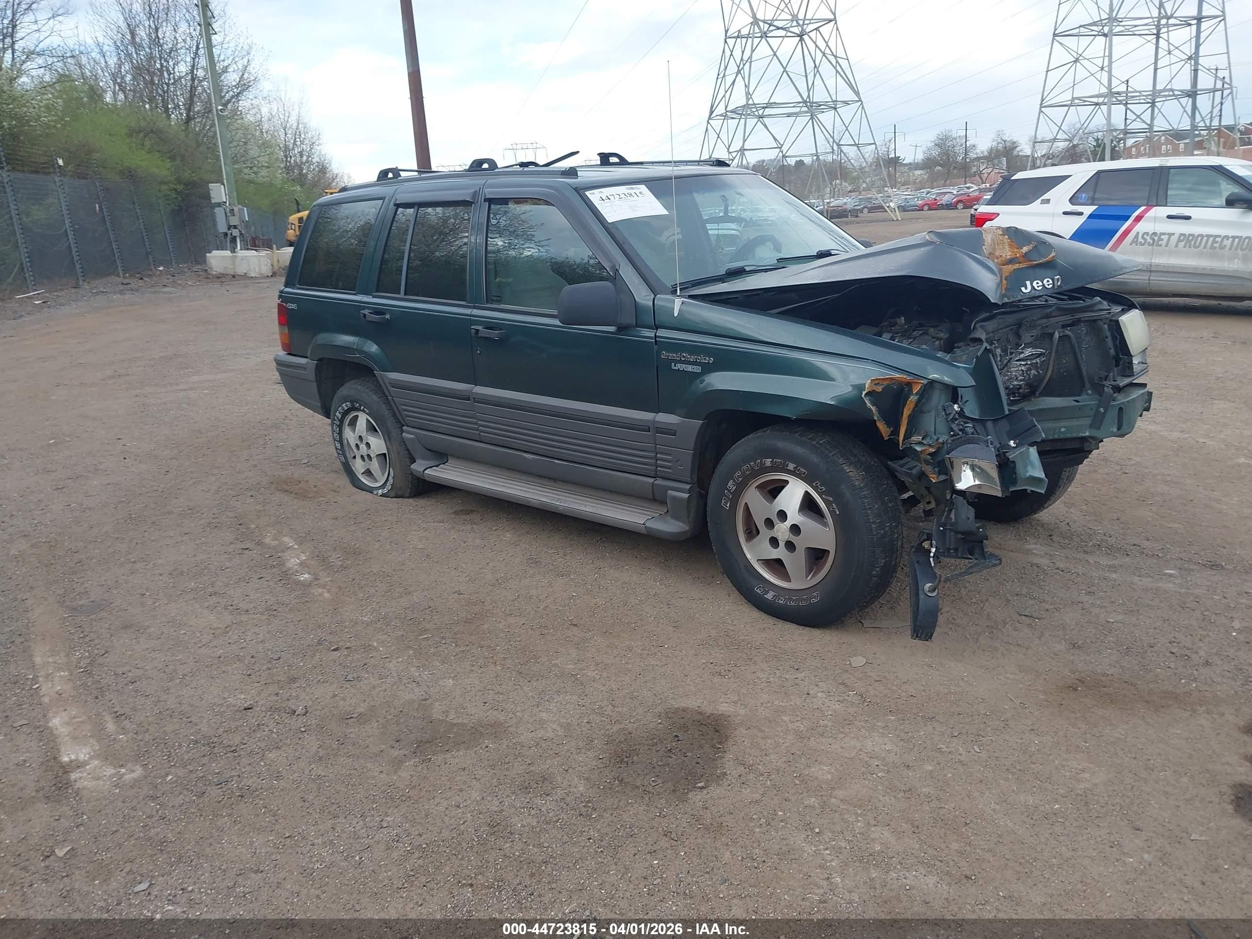 1994 Jeep Grand Cherokee Laredo, VIN 1J4GZ58S6RC252185 — Front end