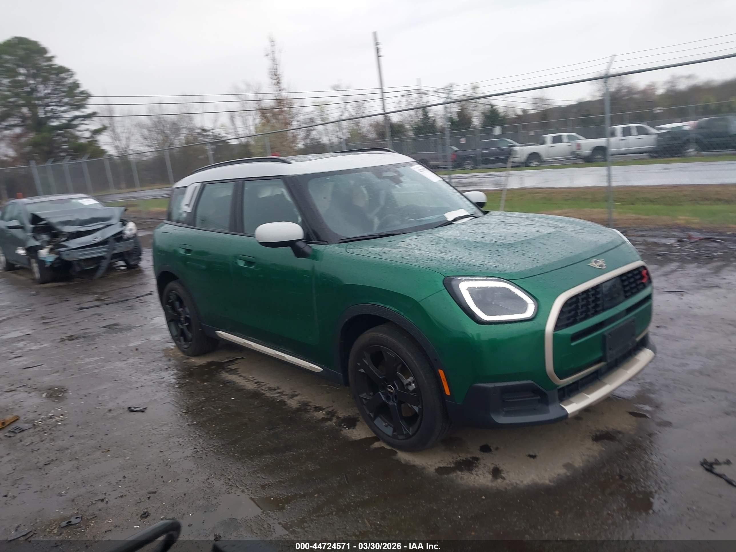 2026 MINI Countryman S, VIN WMZ23GA01T7T91341 — Бок