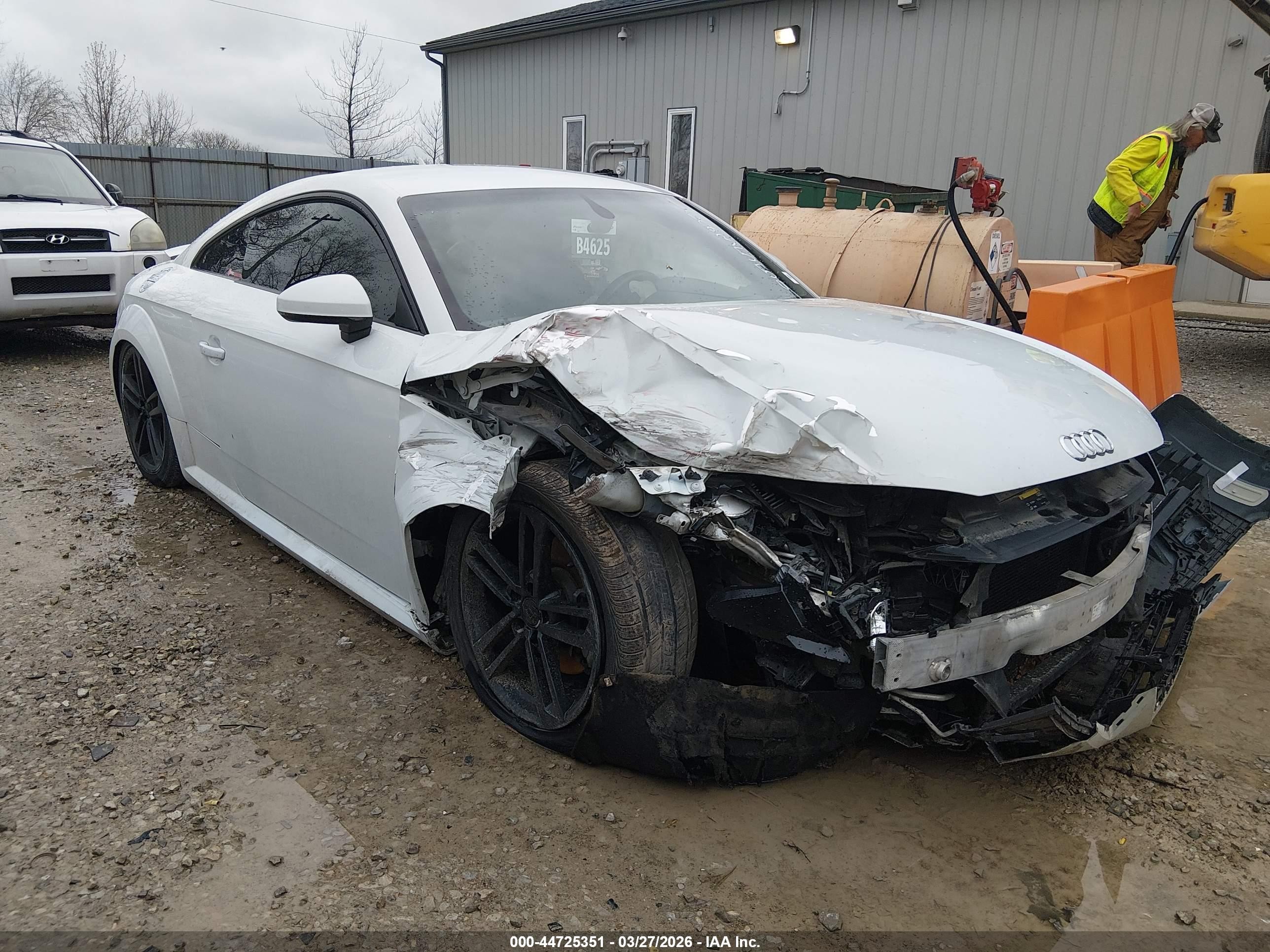 2016 Audi TT 2.0T, VIN TRUC5AFVXG1023559 — Перед