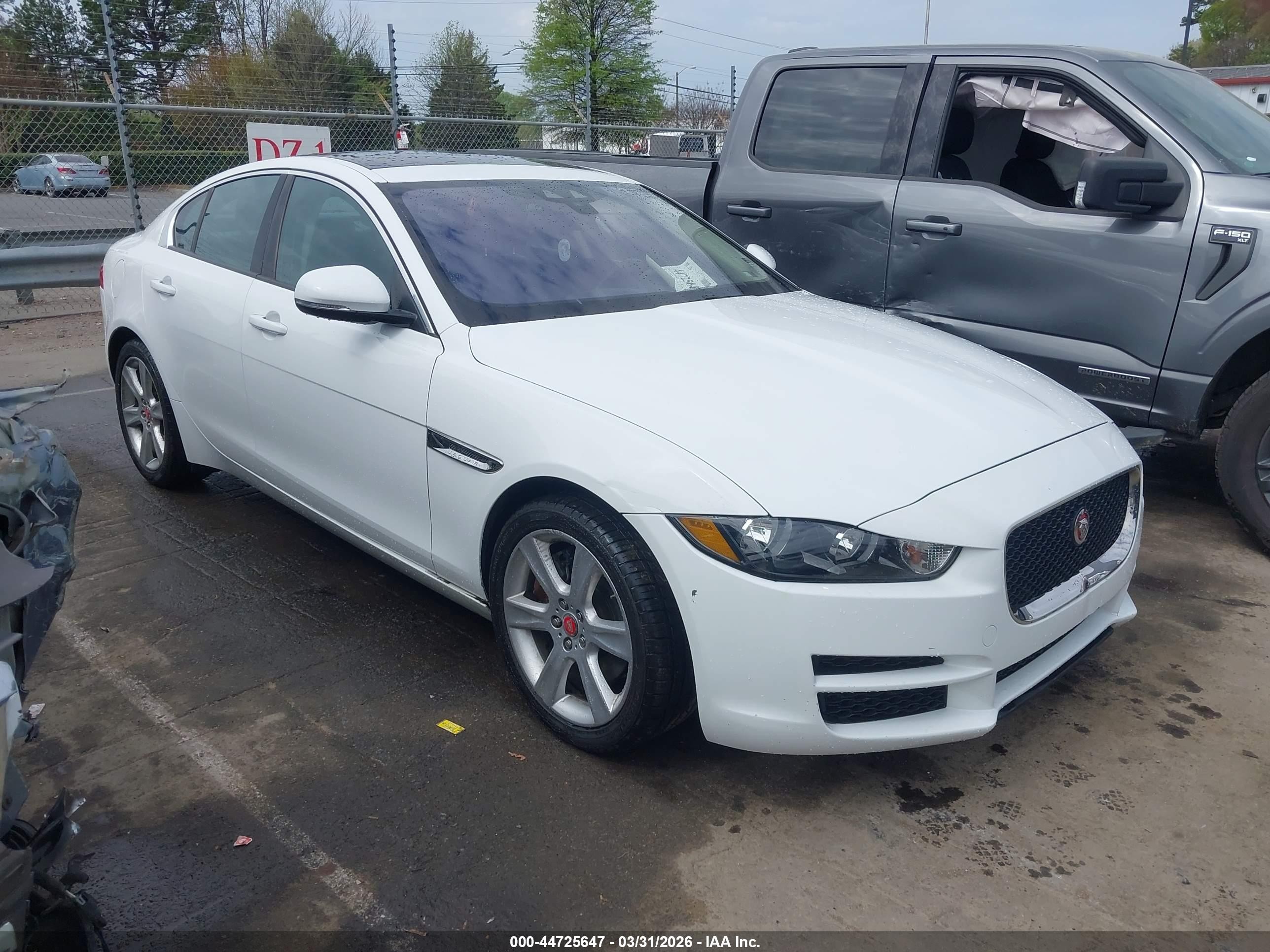 2018 Jaguar XE 25t Premium, VIN SAJAJ4FX5JCP19873 — Side