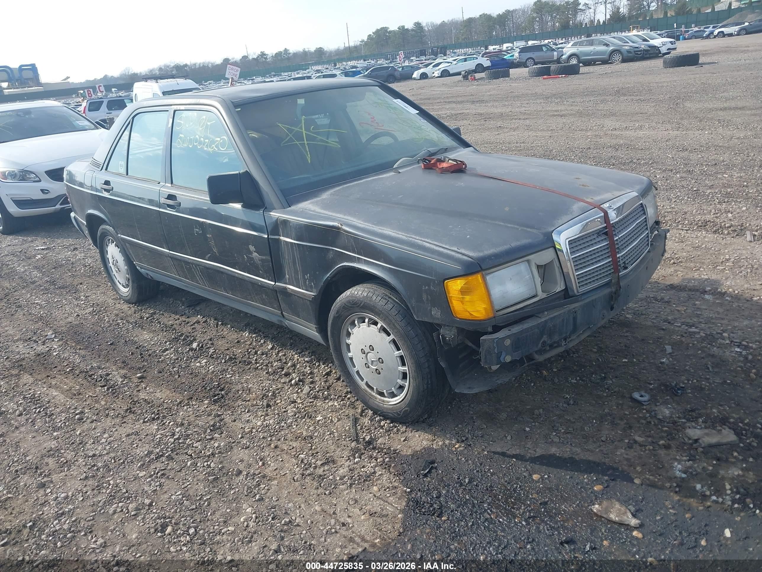 1988 Mercedes-Benz 190, VIN WDBDA29D8JF432199 — Front end