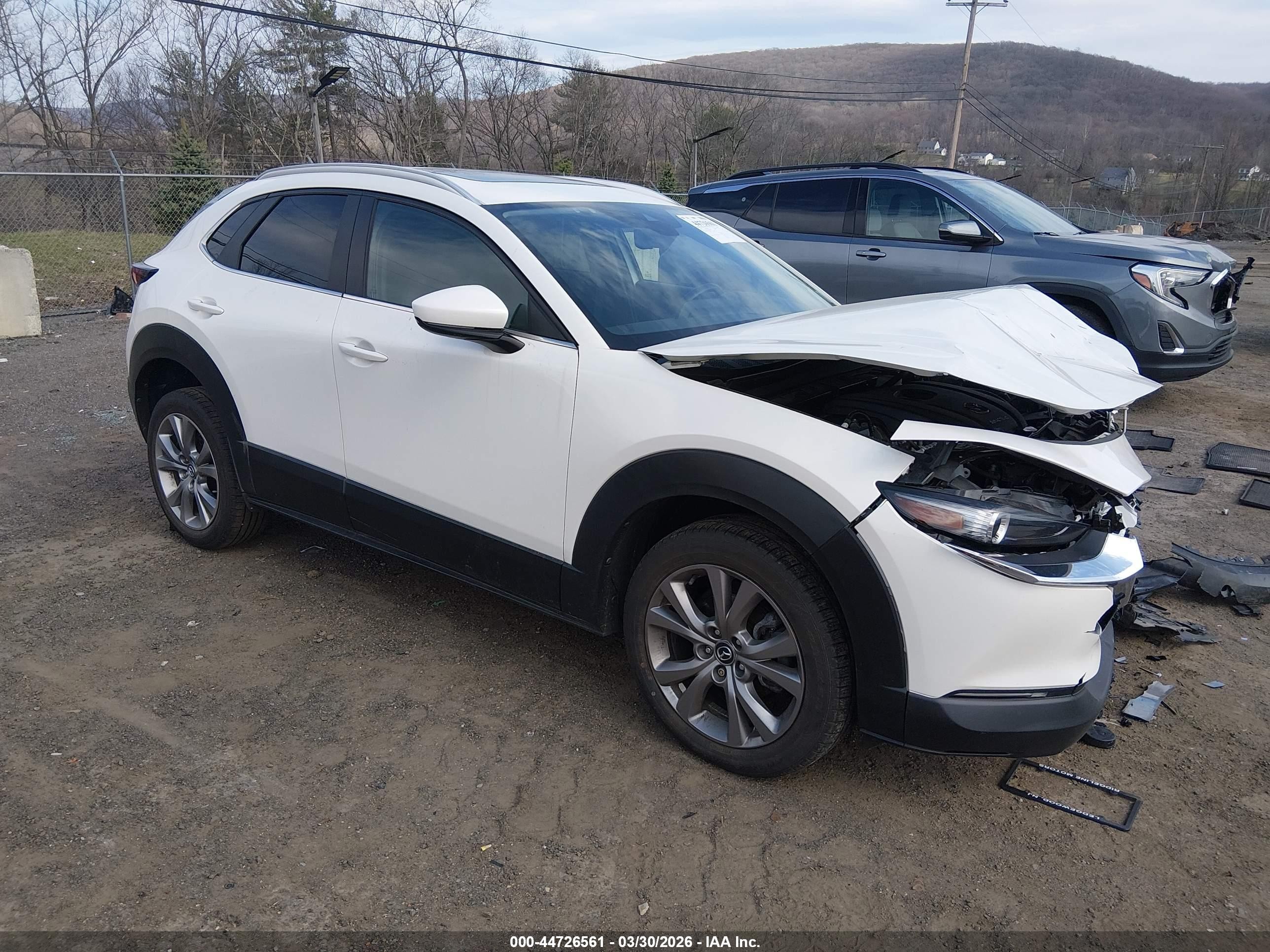 2022 Mazda CX-30 S Carbon Edition, VIN 3MVDMBCL2NM424046 — Front end