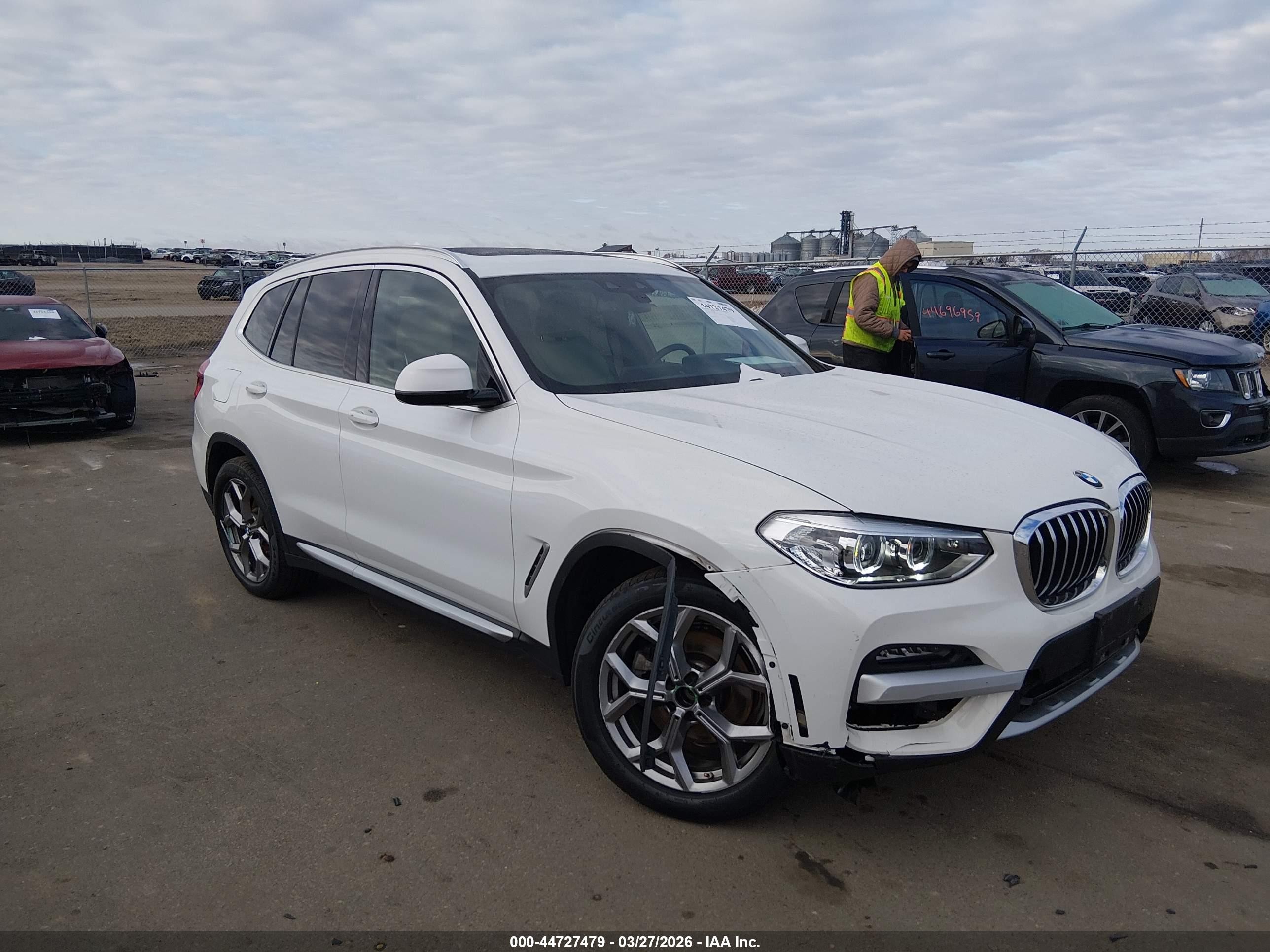 2021 BMW X3 xDrive30i, VIN 5UXTY5C06M9F54225 — Front end