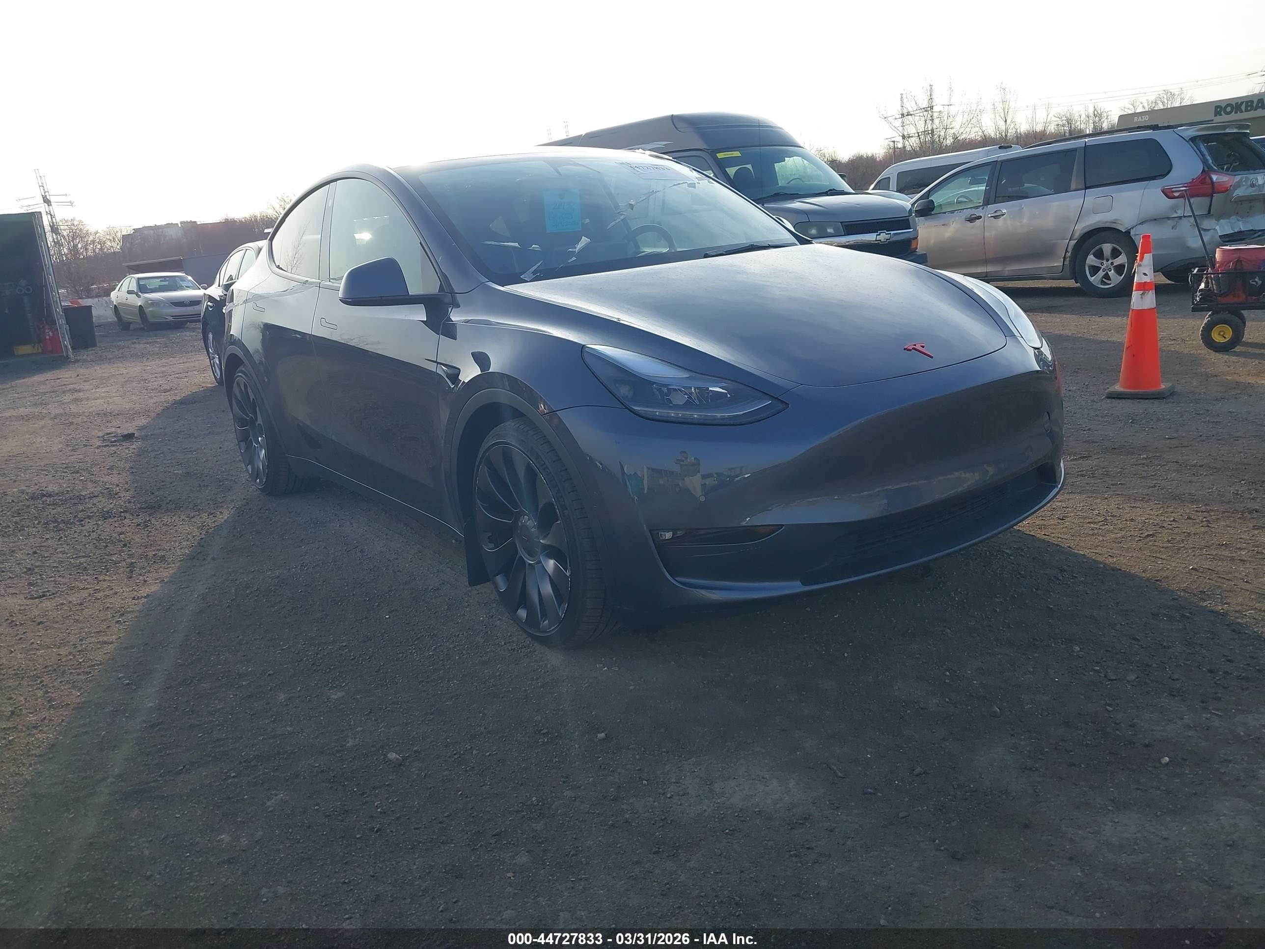 2022 Tesla Model Y Performance, VIN 7SAYGDEF4NF499612 — Roof