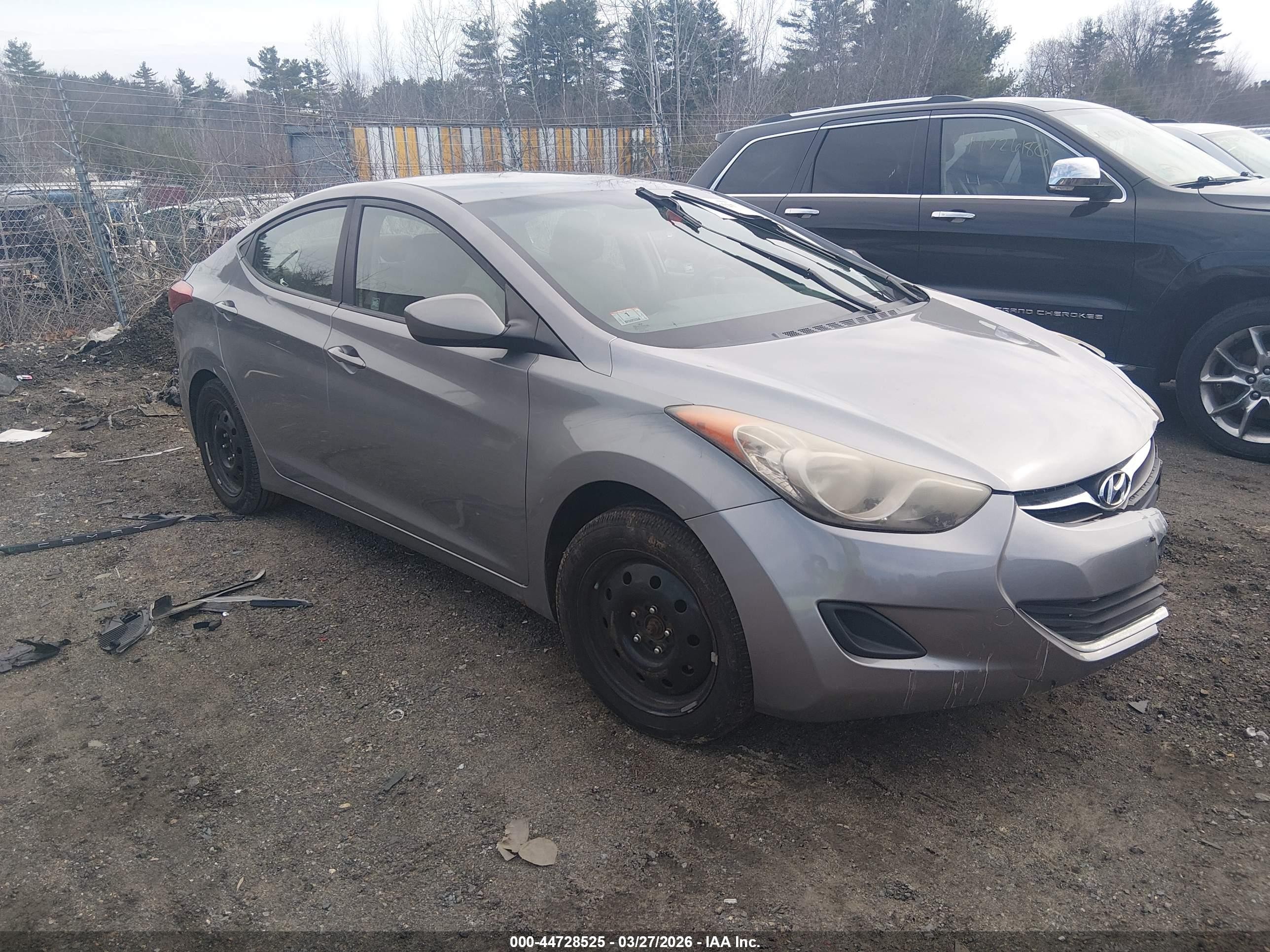 2011 Hyundai Elantra Limited, VIN KMHDH4AE9BU107504 — Front end