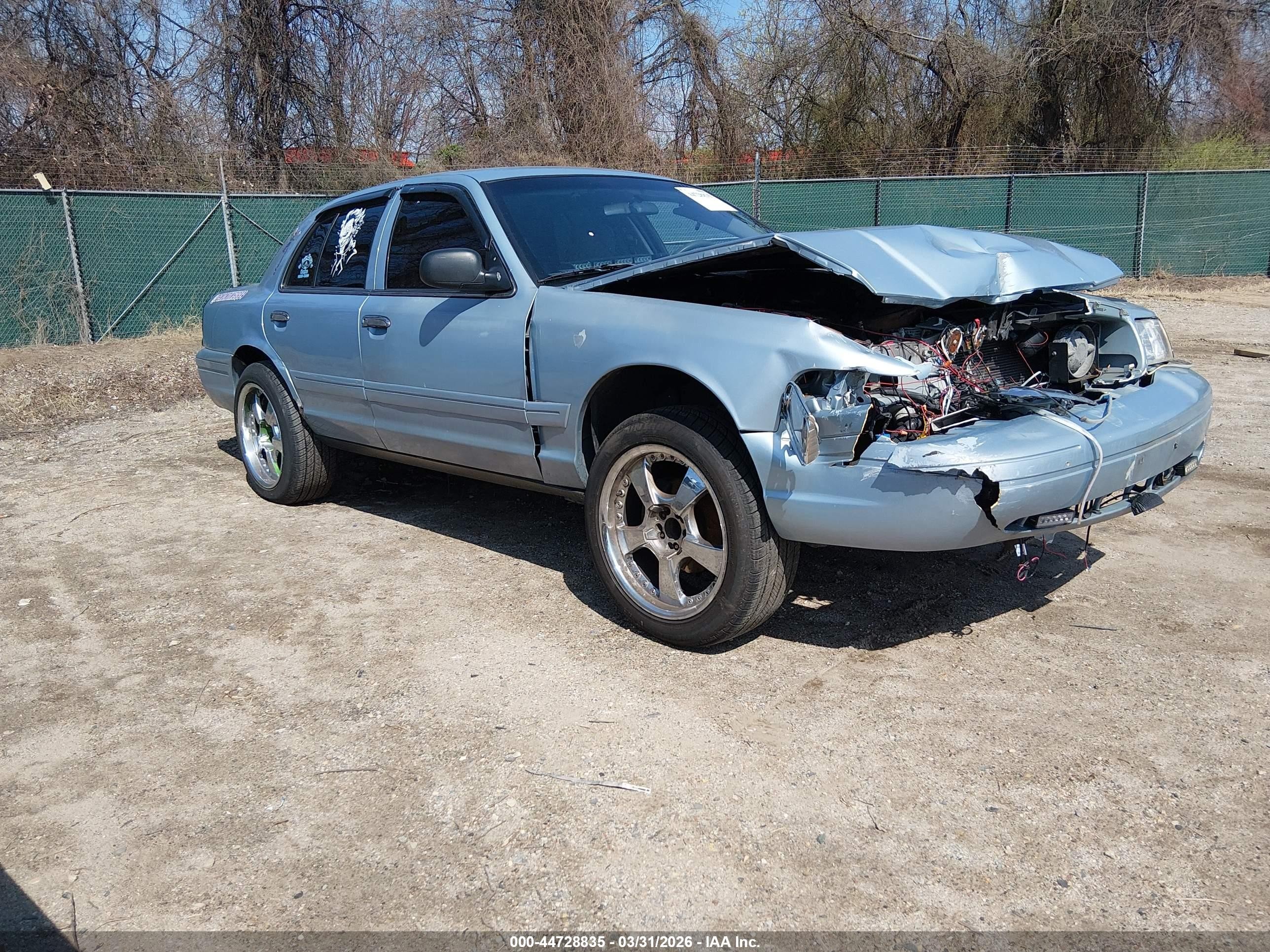 2007 Ford Police Interceptor, VIN 2FAFP71W37X107501 — Front end