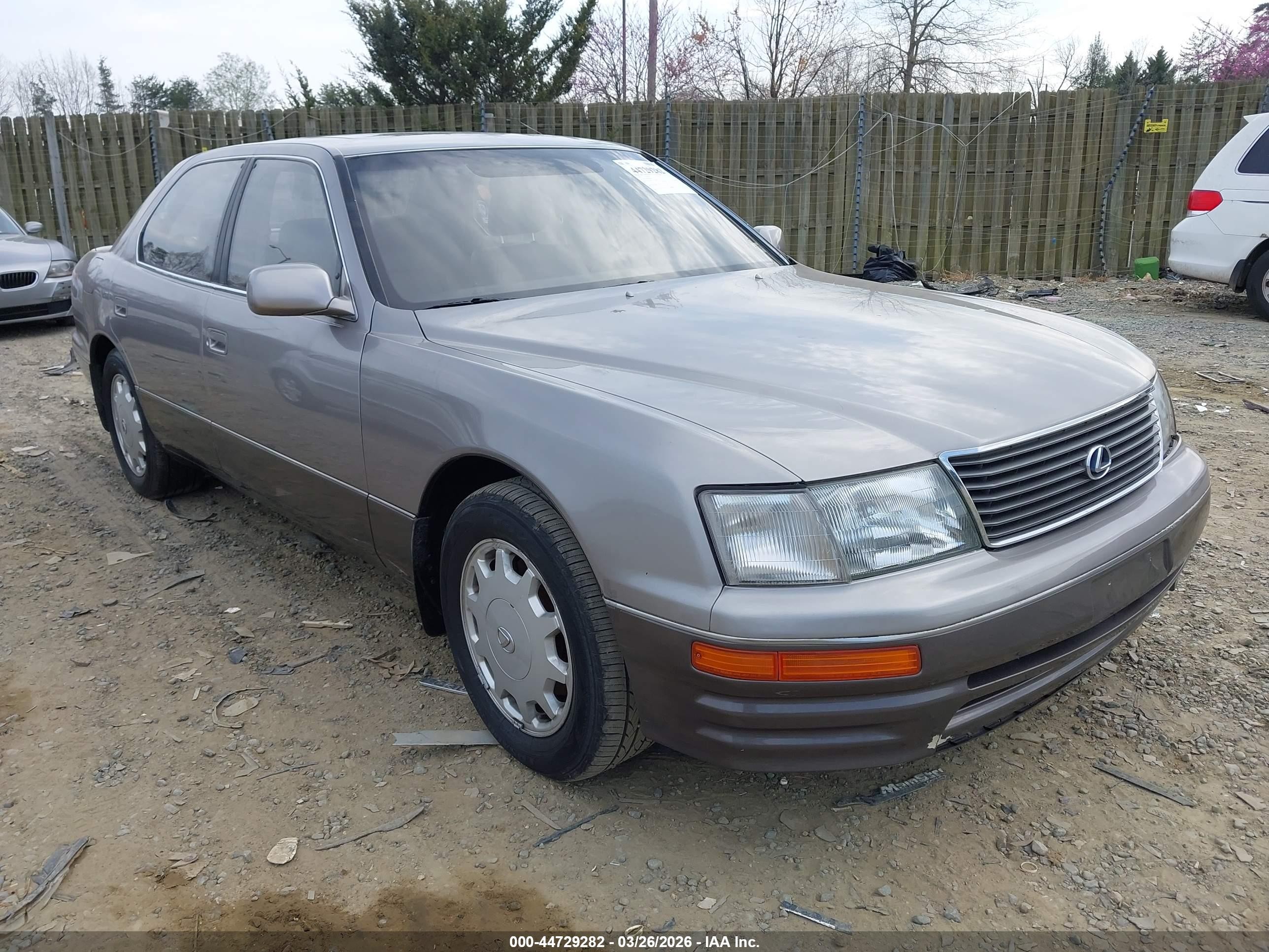 1995 Lexus LS 400, VIN JT8UF22E6S0024485 — Normal wear