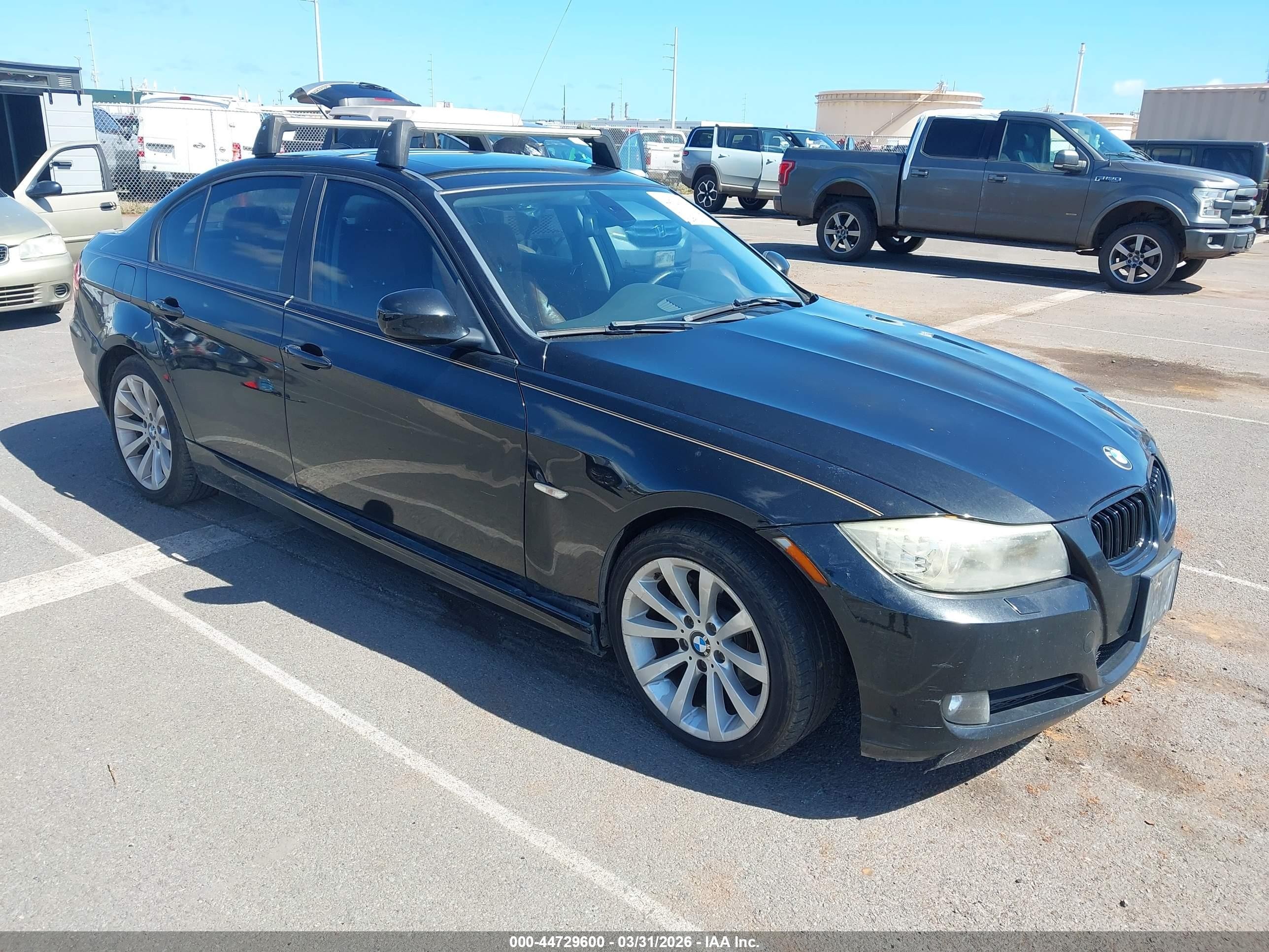 2011 BMW 3 Series 328i xDrive, VIN WBAPK5G5XBNN25397 — Side