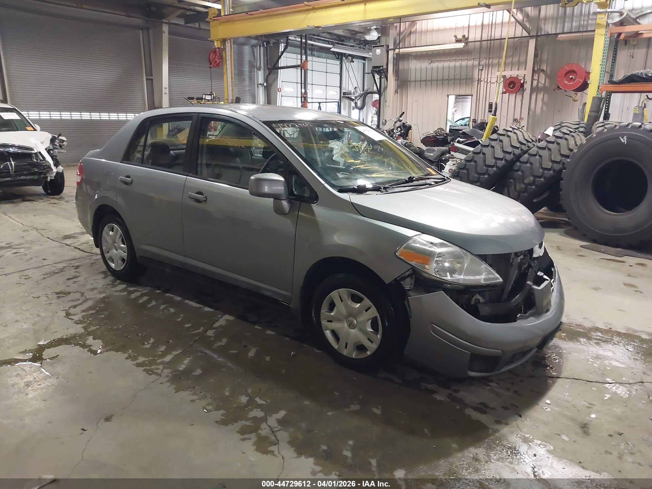 2011 Nissan Versa S, VIN 3N1BC1AP5BL381094 — Front end