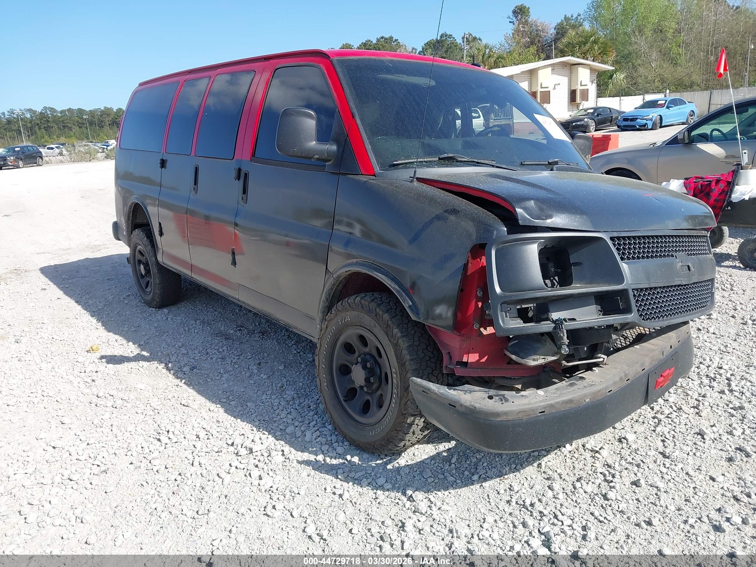 2011 Chevrolet Express Passenger LS, VIN 1GNSGBF49B1157735 — Front end