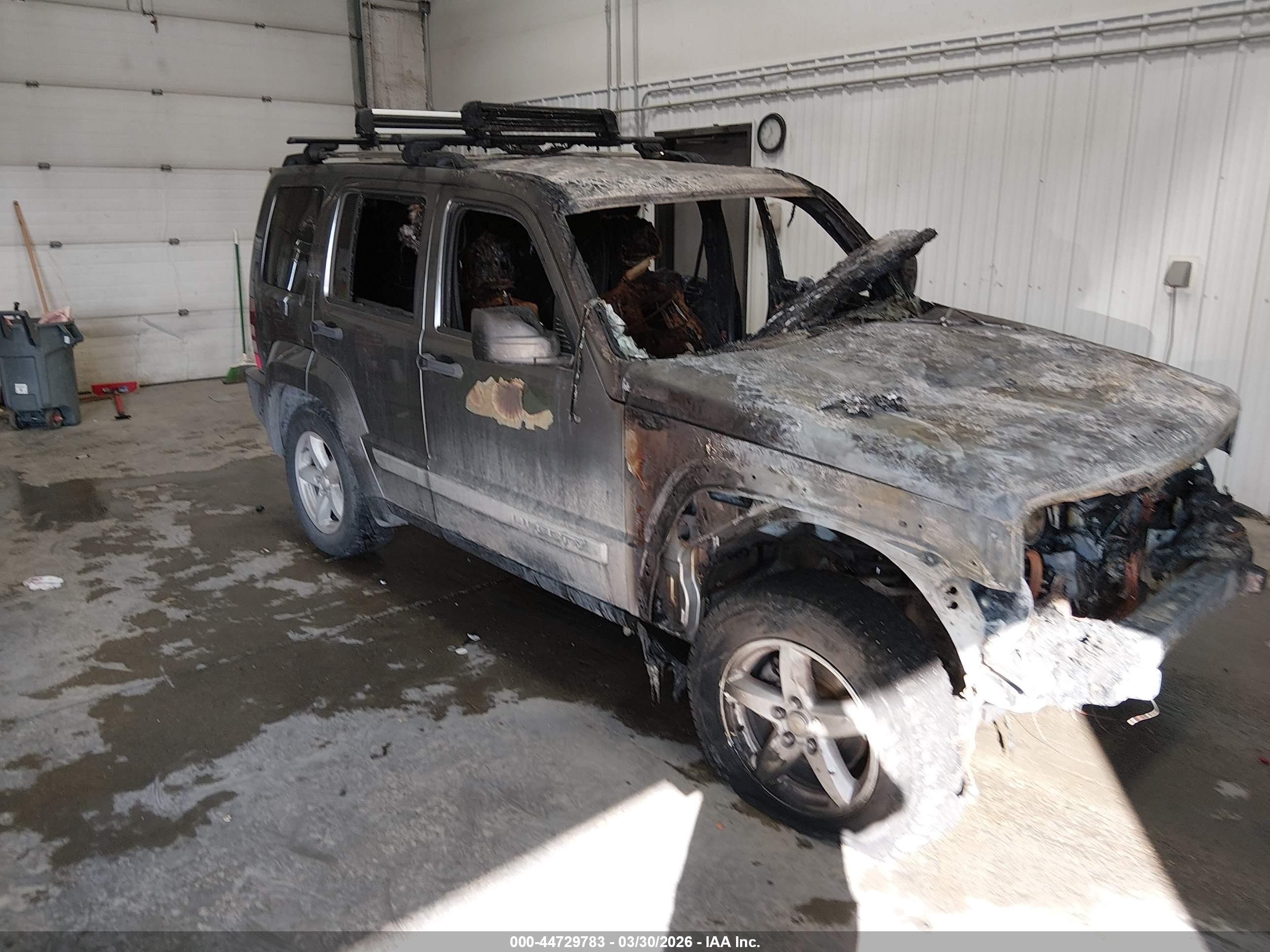 2012 Jeep Liberty Limited, VIN 1C4PJMCK1CW143606 — Пожар