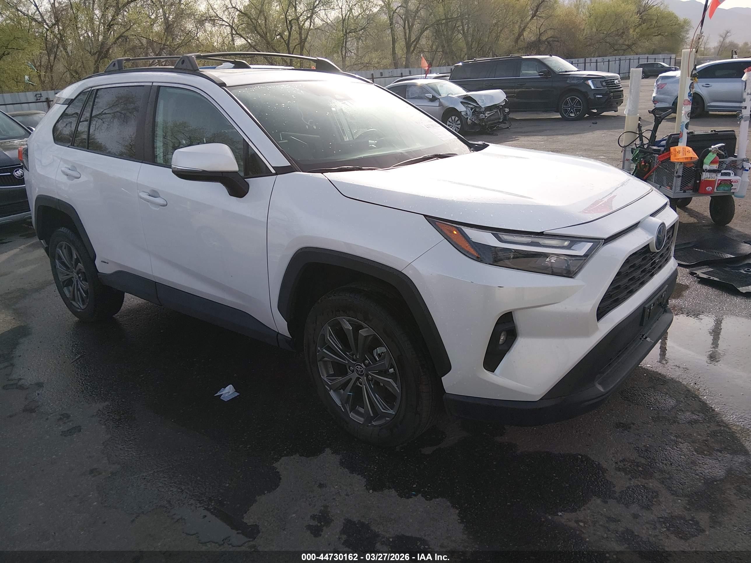 2024 Toyota RAV4 Hybrid XLE Premium, VIN 2T3B6RFV4RW065280 — Side