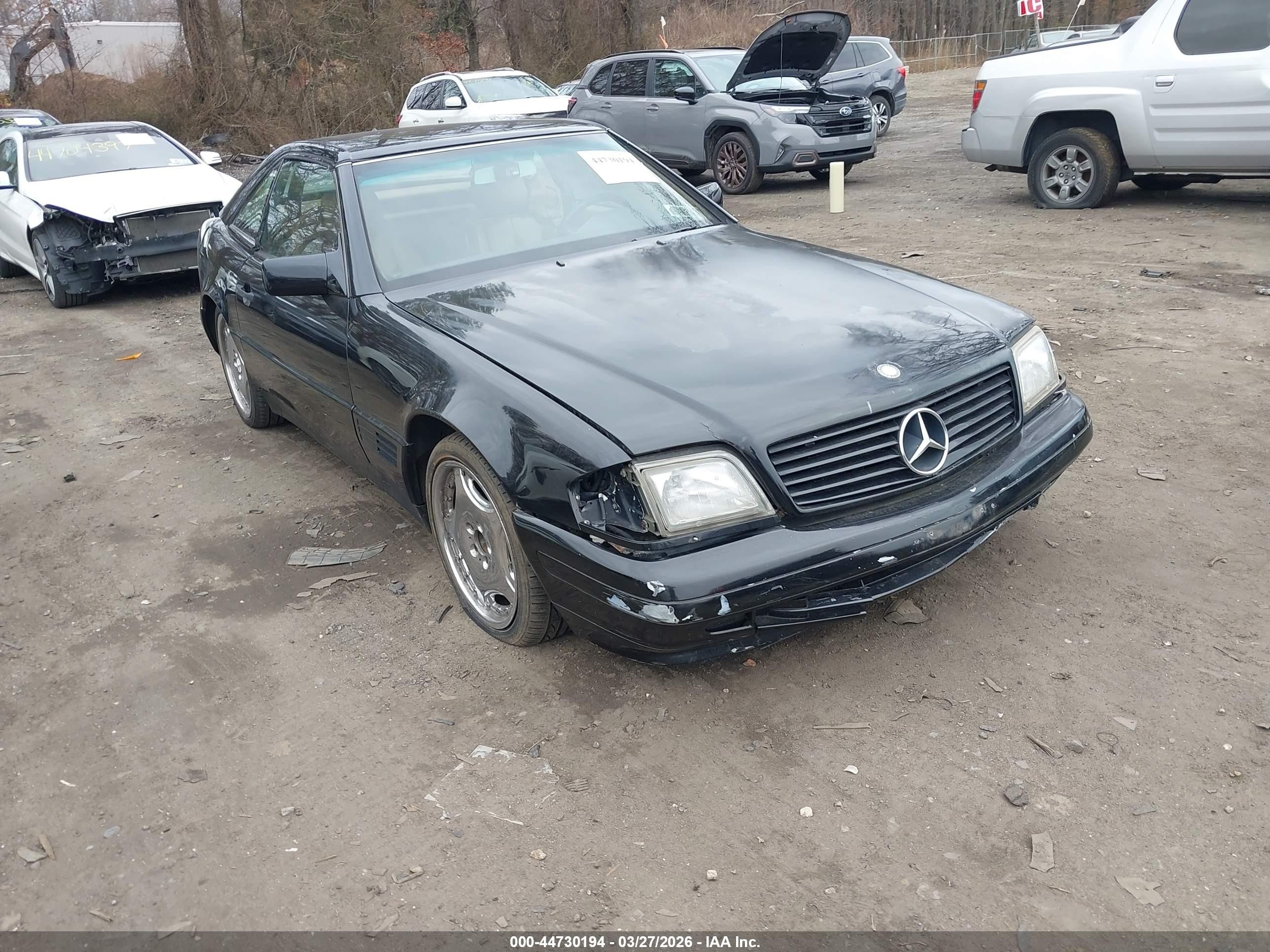 1992 Mercedes-Benz 500, VIN WDBFA66E1NF057436 — Side