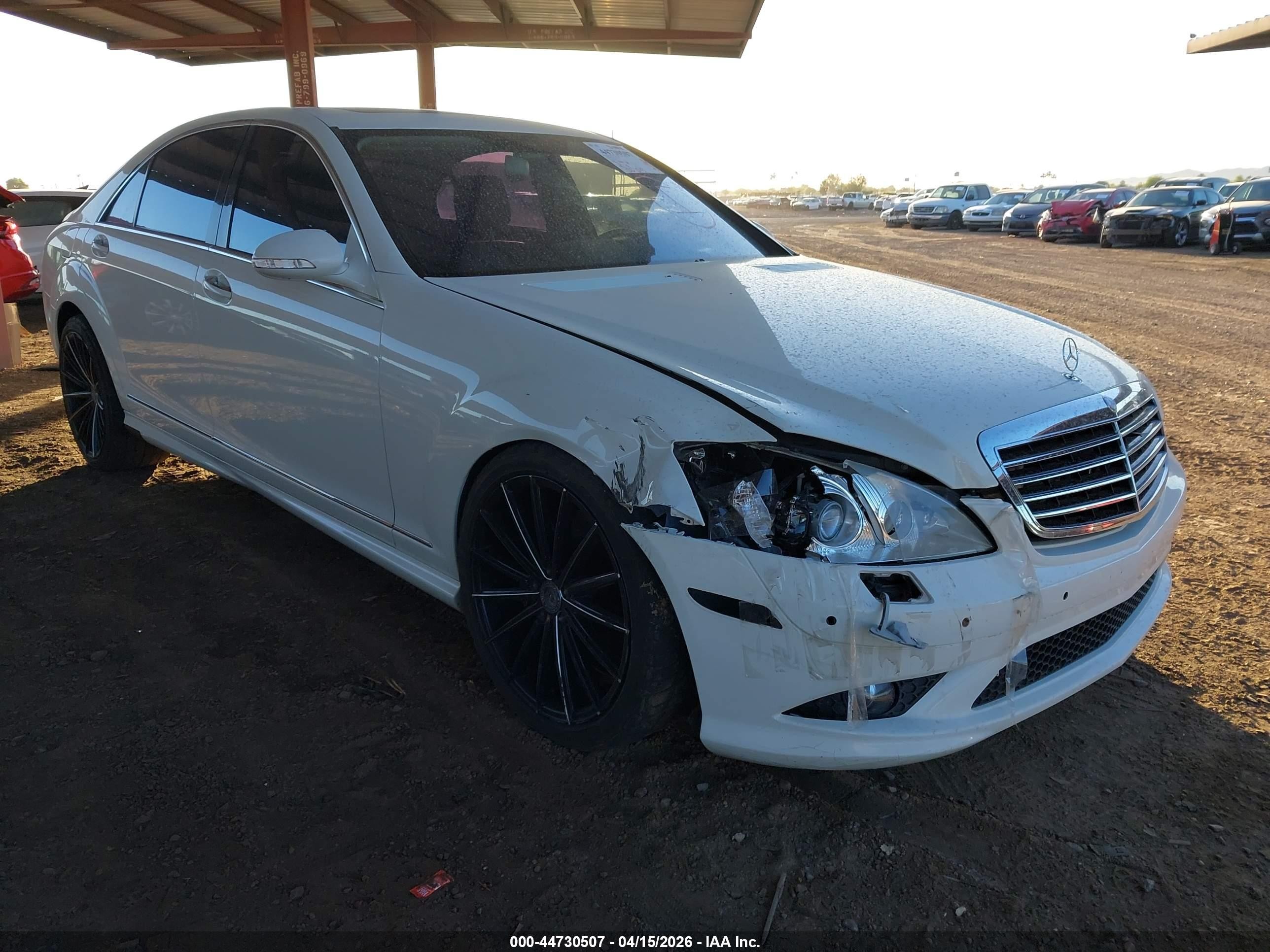 2009 Mercedes-Benz S 550, VIN WDDNG86X99A271320 — Front end