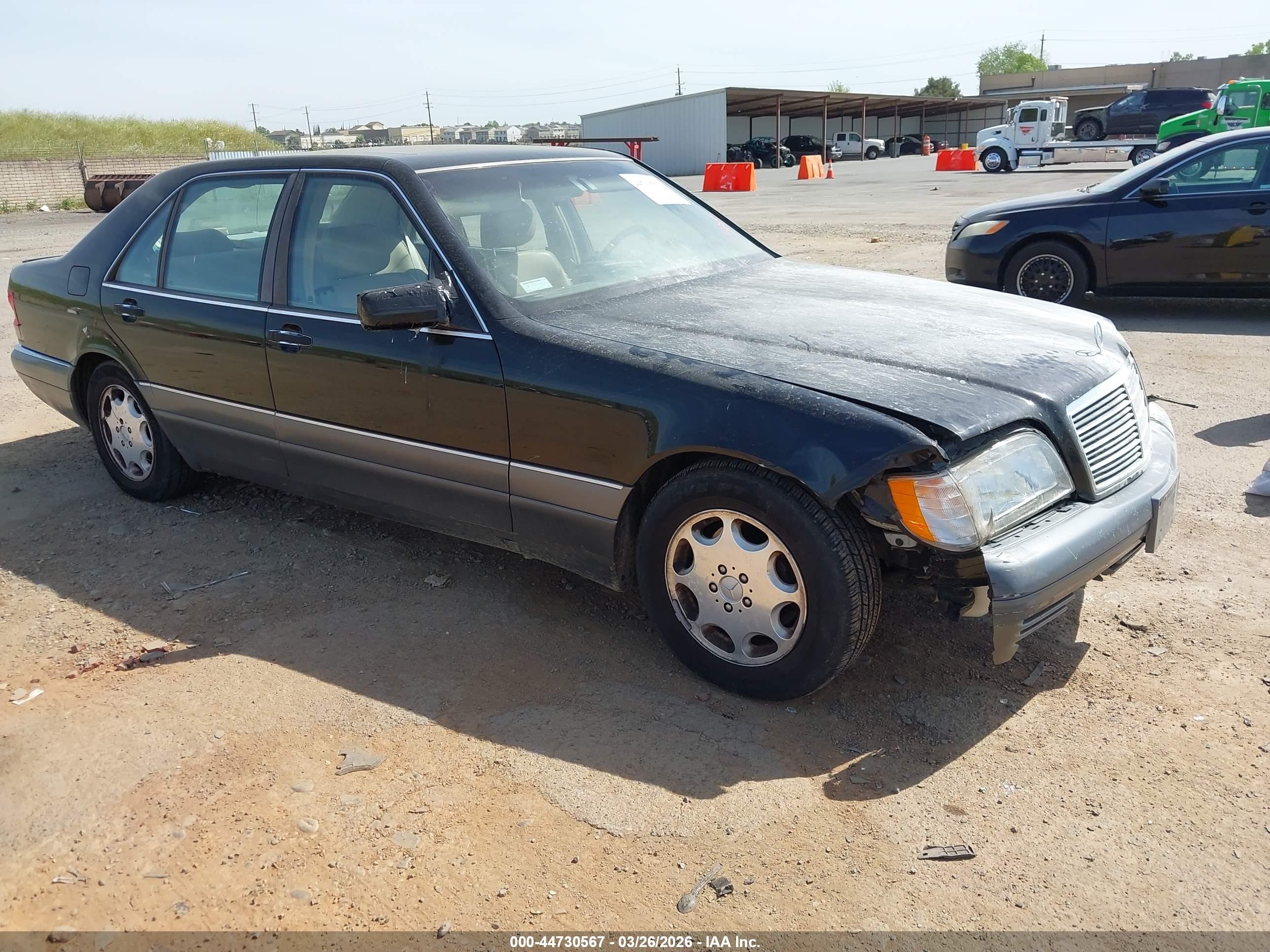 1996 Mercedes-Benz S 320, VIN WDBGA43E2TA302574 — Front end
