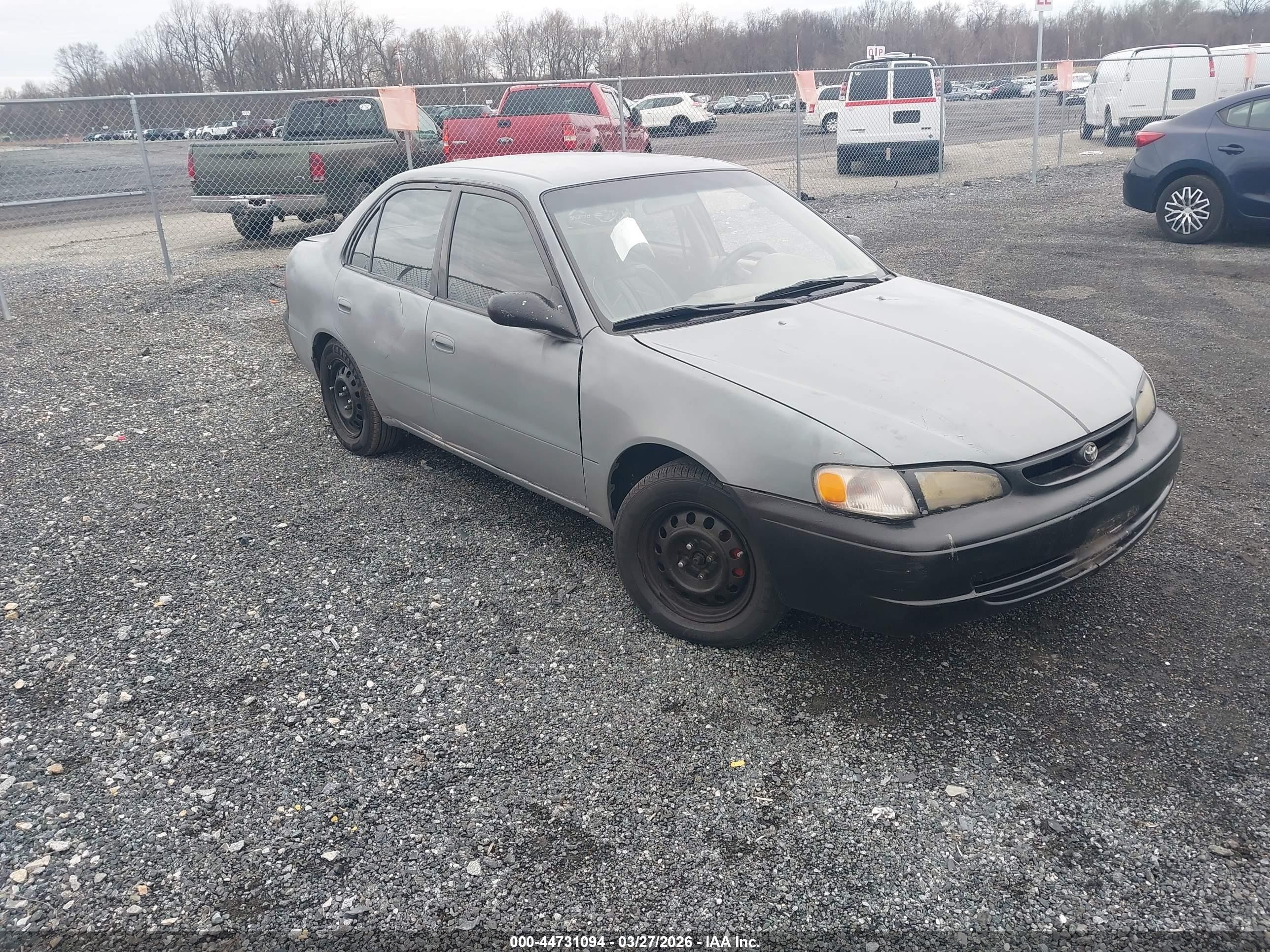 1998 Toyota Corolla LE, VIN 2T1BR18E0WC039755 — Зад