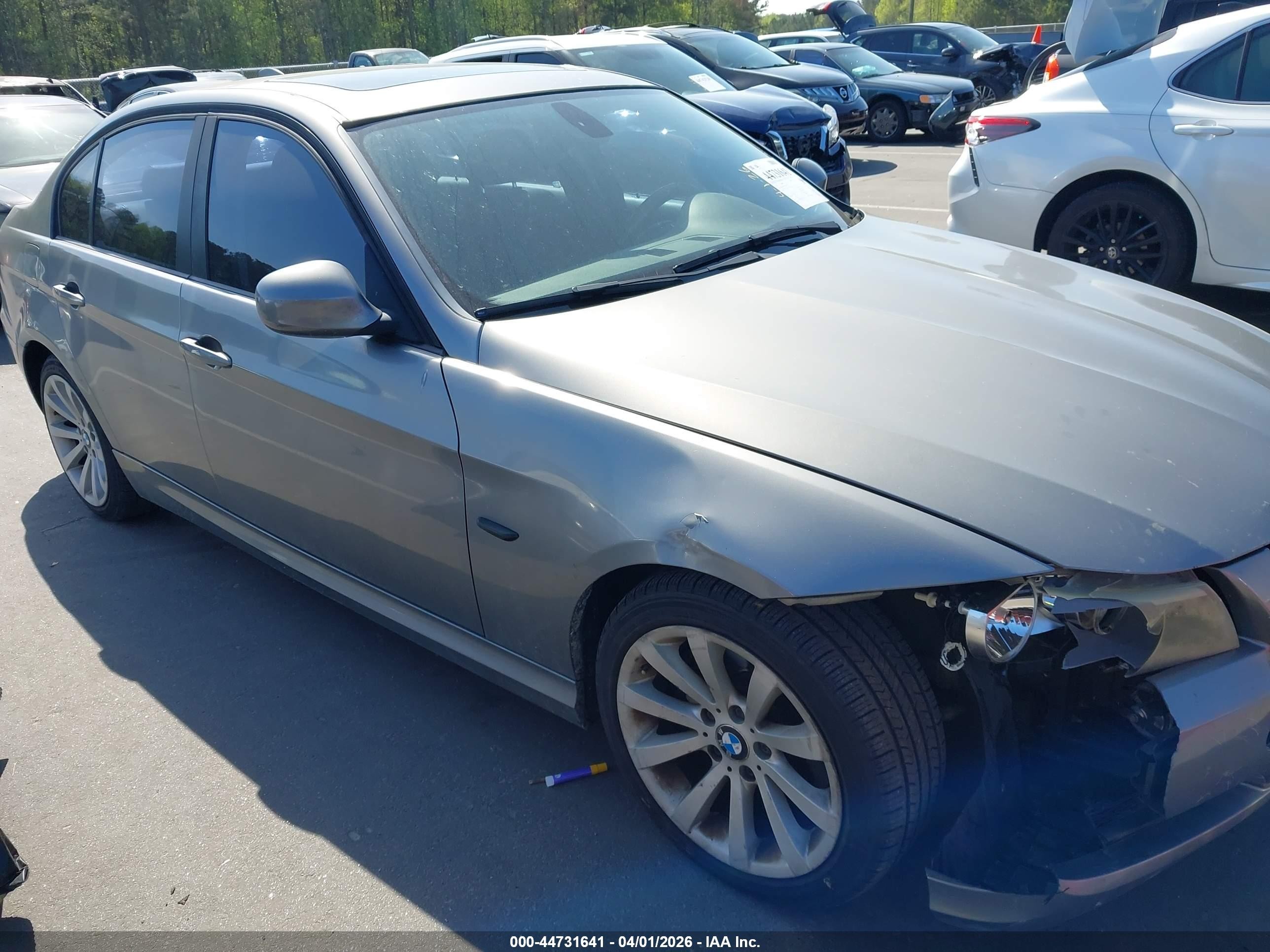 2011 BMW 3 Series 328i, VIN WBAPH5C57BA441193 — Front end
