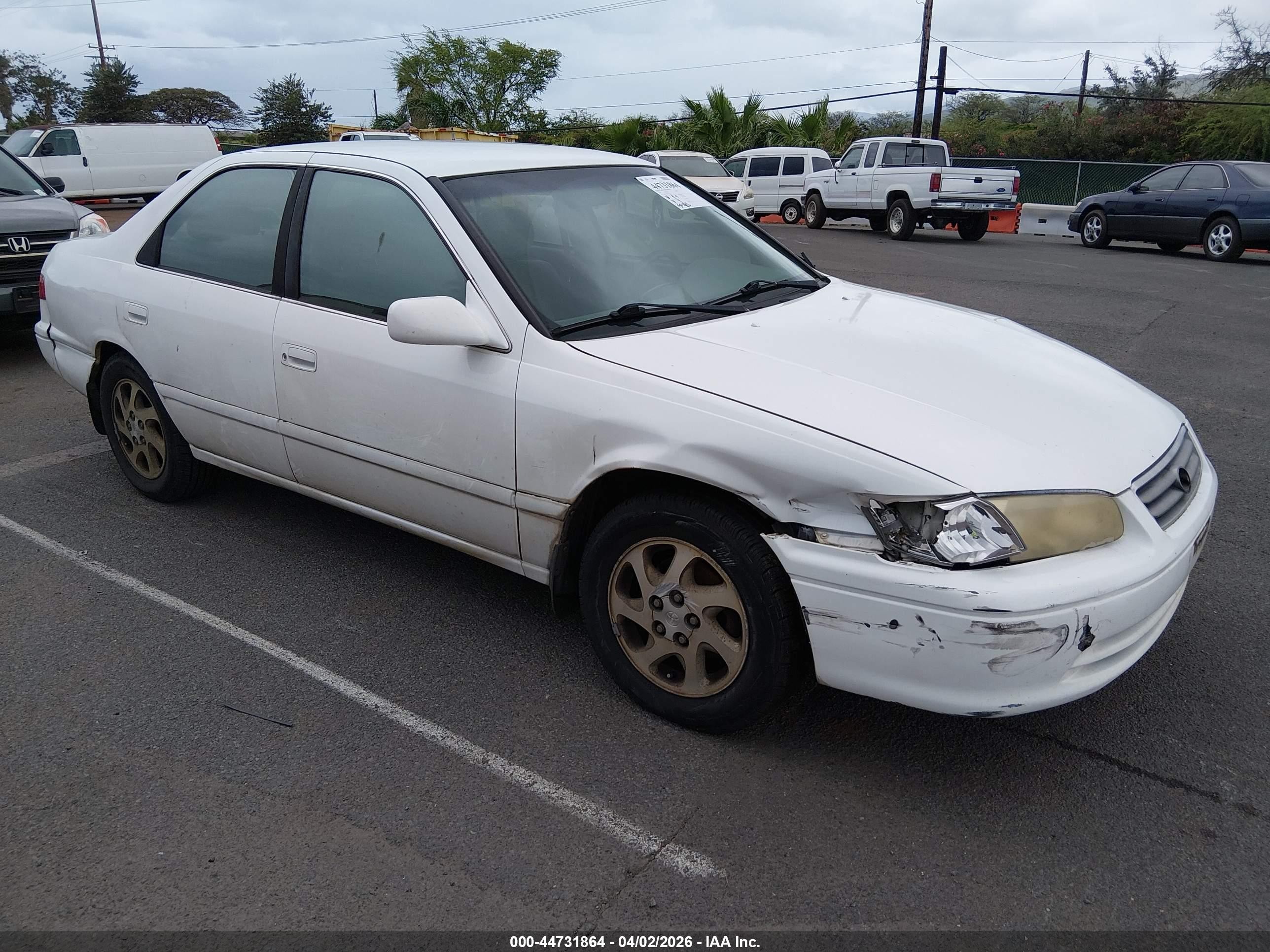 2000 Toyota Camry LE, VIN JT2BF22K0Y0263143 — Front end