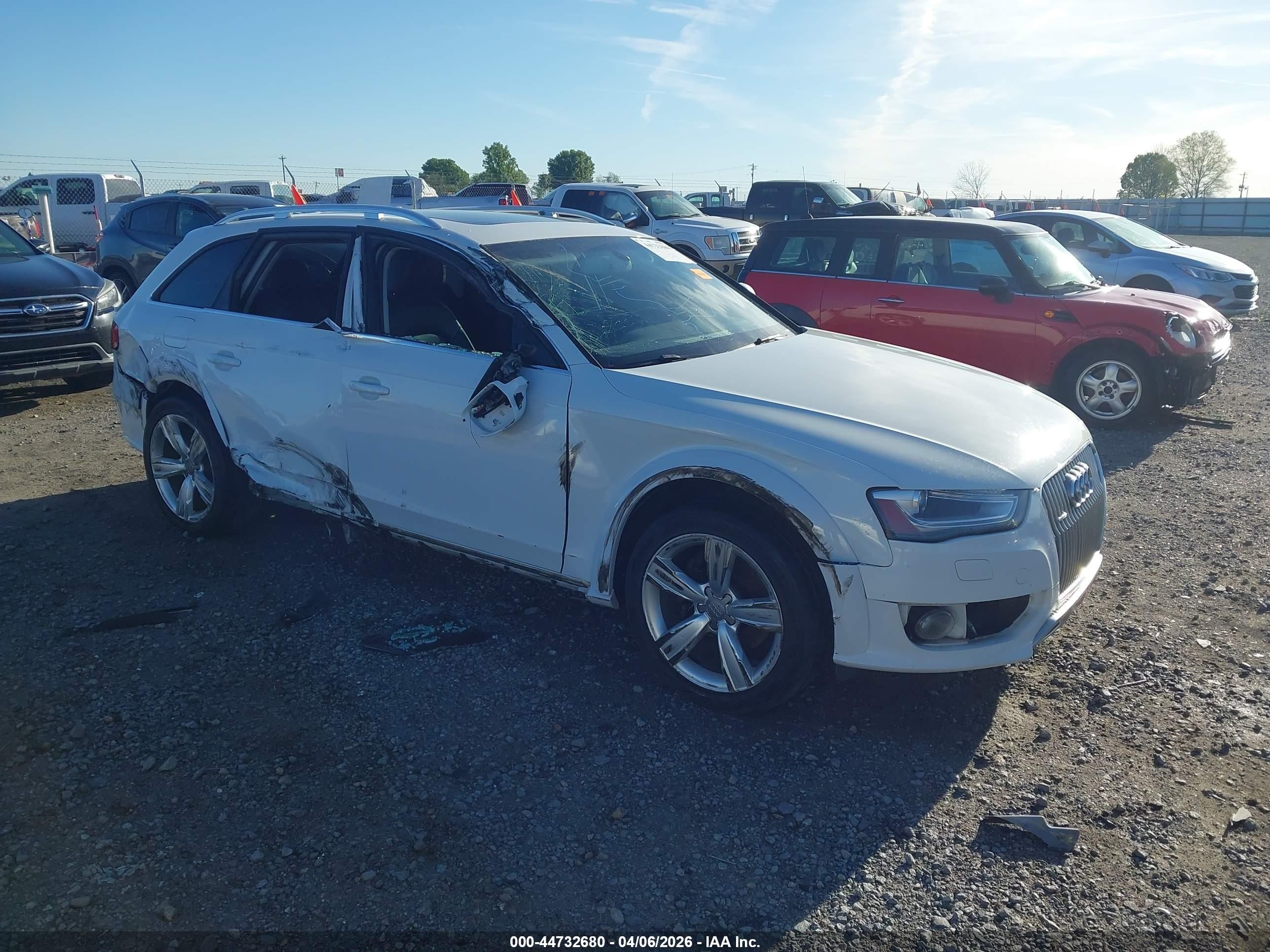 2015 Audi allroad A4 Premium Plus, VIN WA1UFAFL1FA122273 — Side