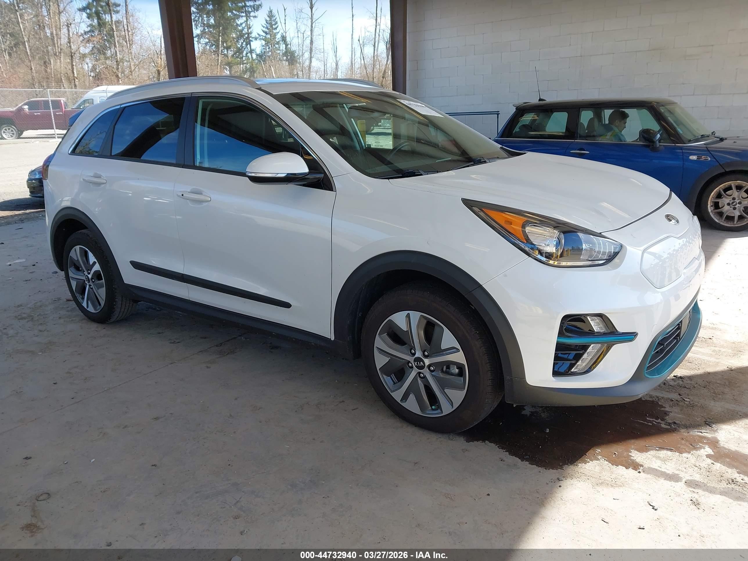 2019 Kia Niro EX Premium, VIN KNDCE3LG9K5025915 — Front end