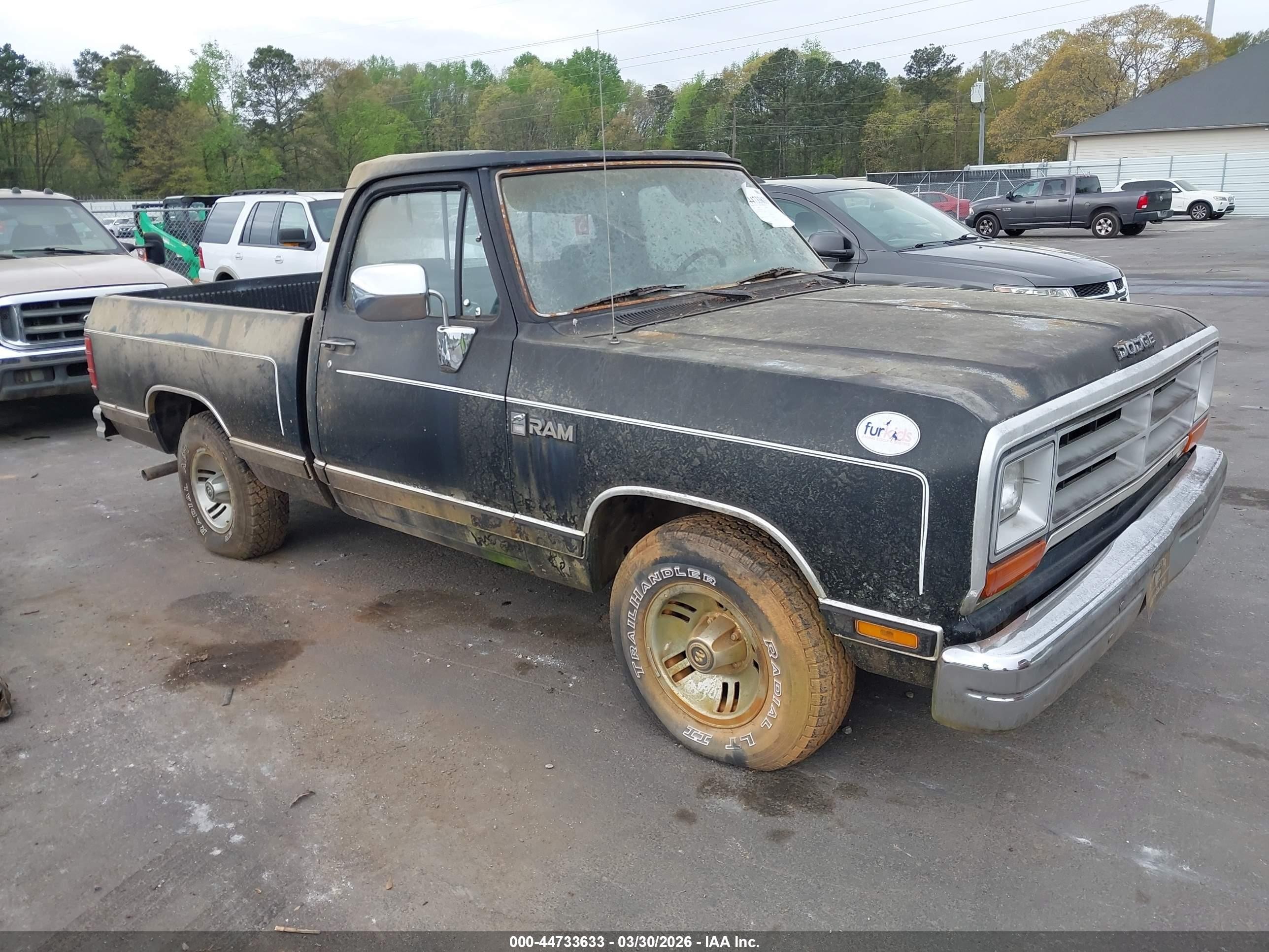 1990 Dodge D Series, VIN 1B7GE16Y2LS754593 — Front end