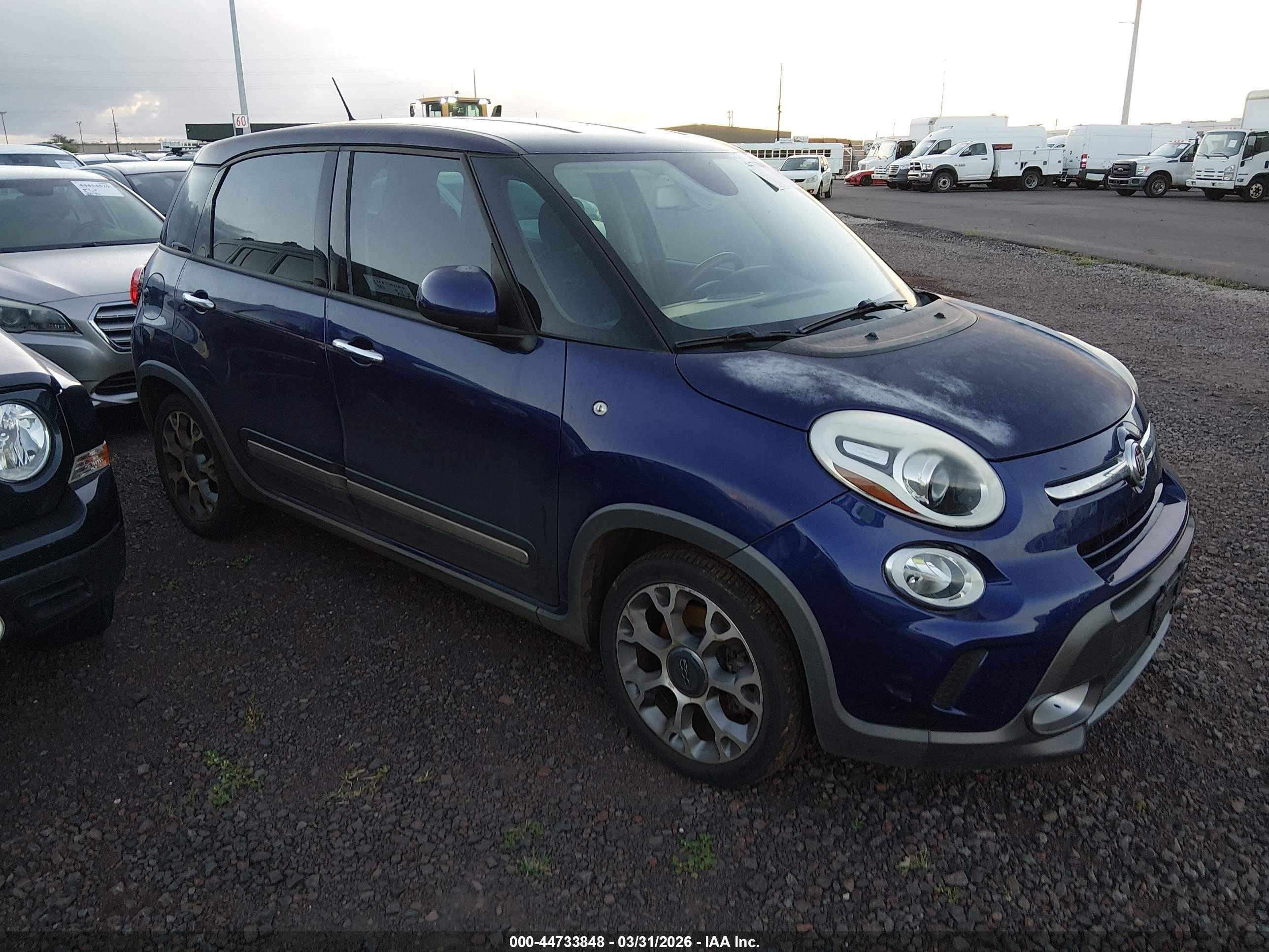 2015 FIAT 500L Urbana Trekking, VIN ZFBCFADH3FZ031123 — Front end