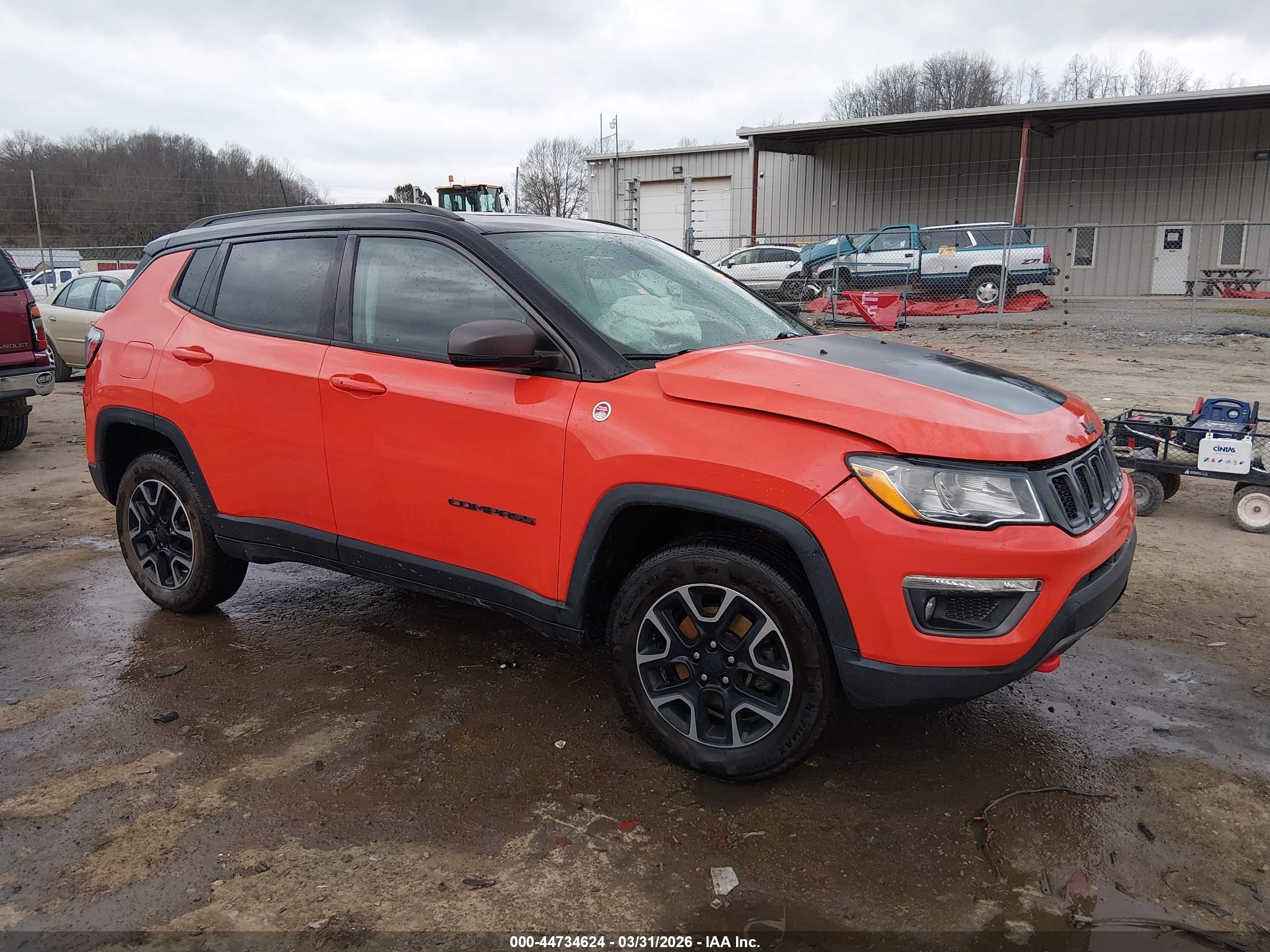 2018 Jeep Compass Trailhawk, VIN 3C4NJDDB3JT457752 — Front end