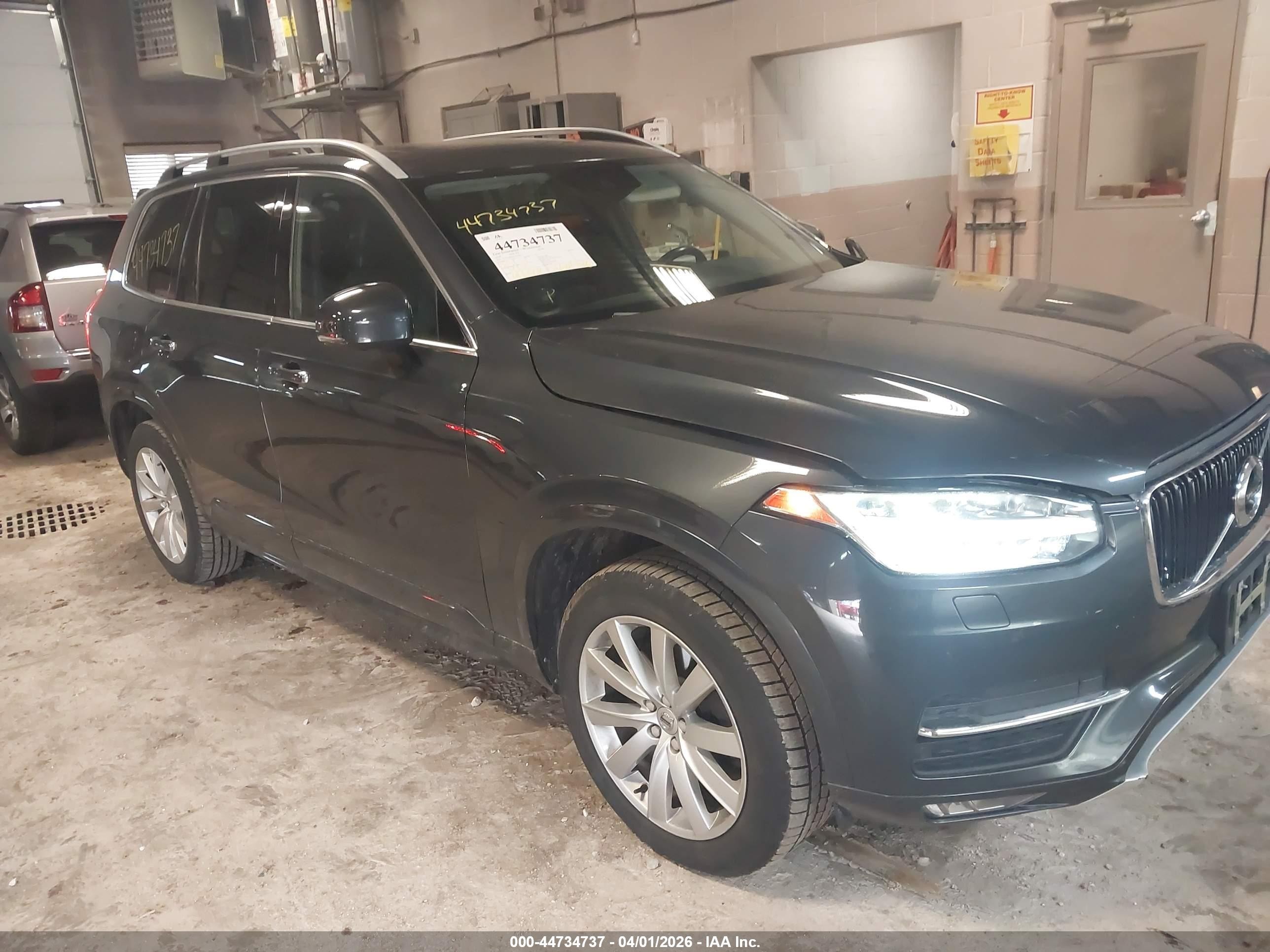 2016 Volvo XC90 T6 Momentum, VIN YV4A22PKXG1066252 — Fresh water flood