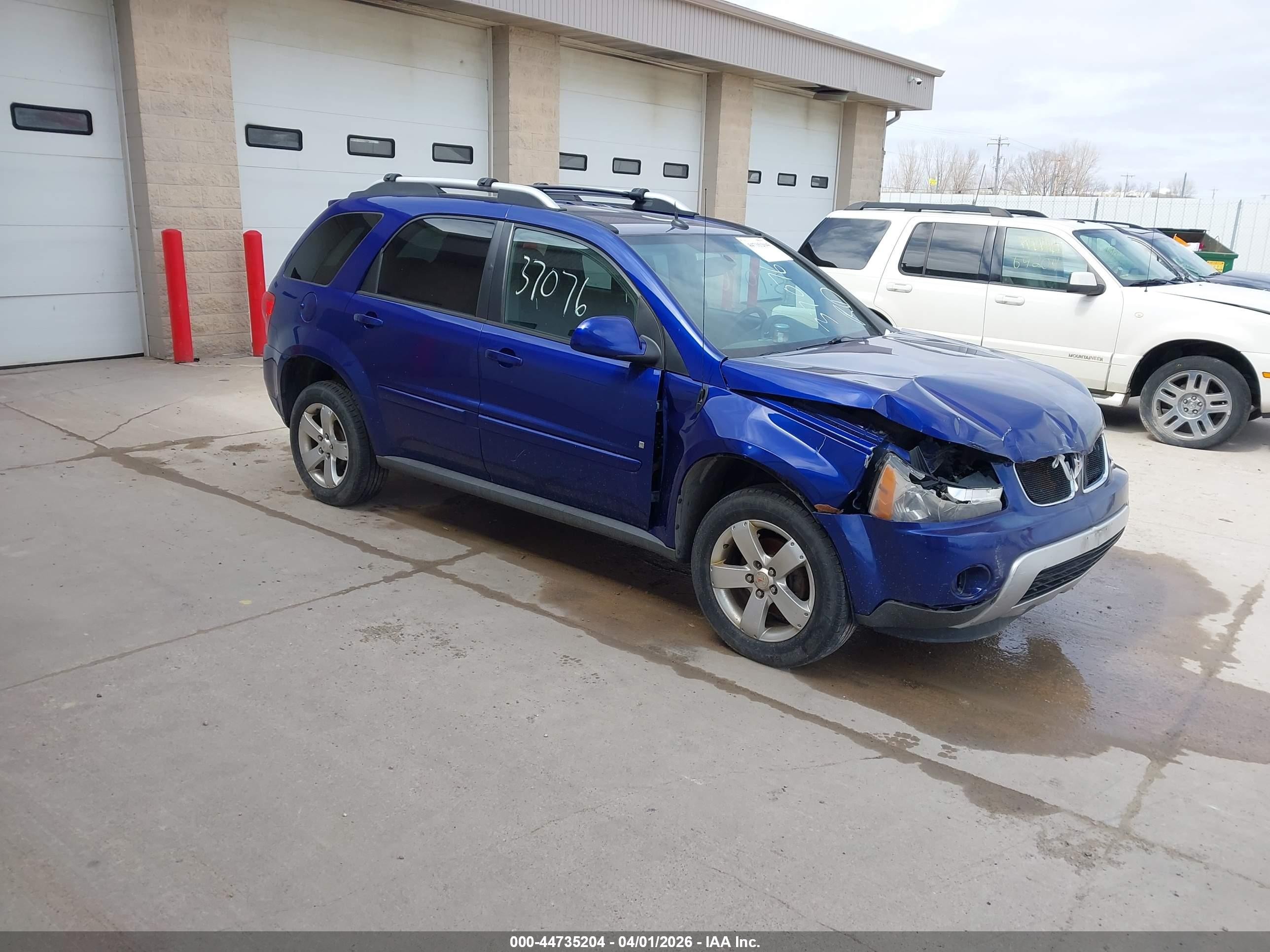 2006 Pontiac Torrent, VIN 2CKDL73F666208619 — Front end