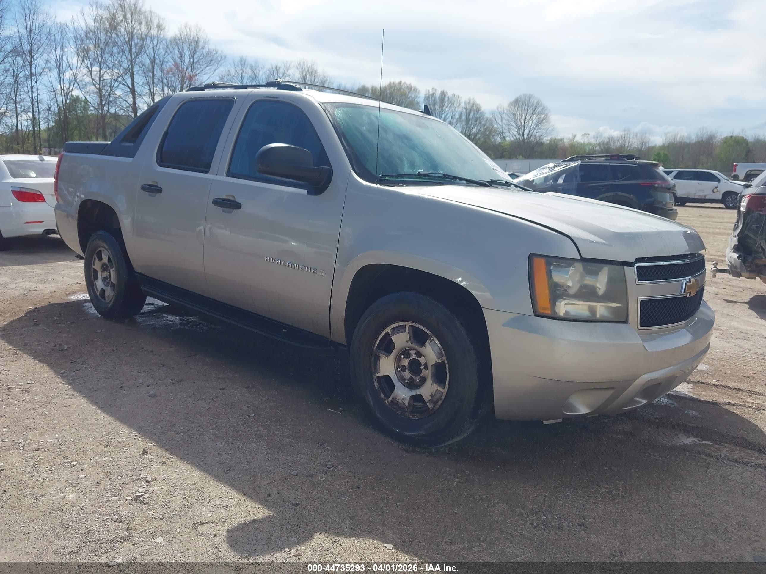 2007 Chevrolet Avalanche LTZ, VIN 3GNEK12347G111614 — Front end