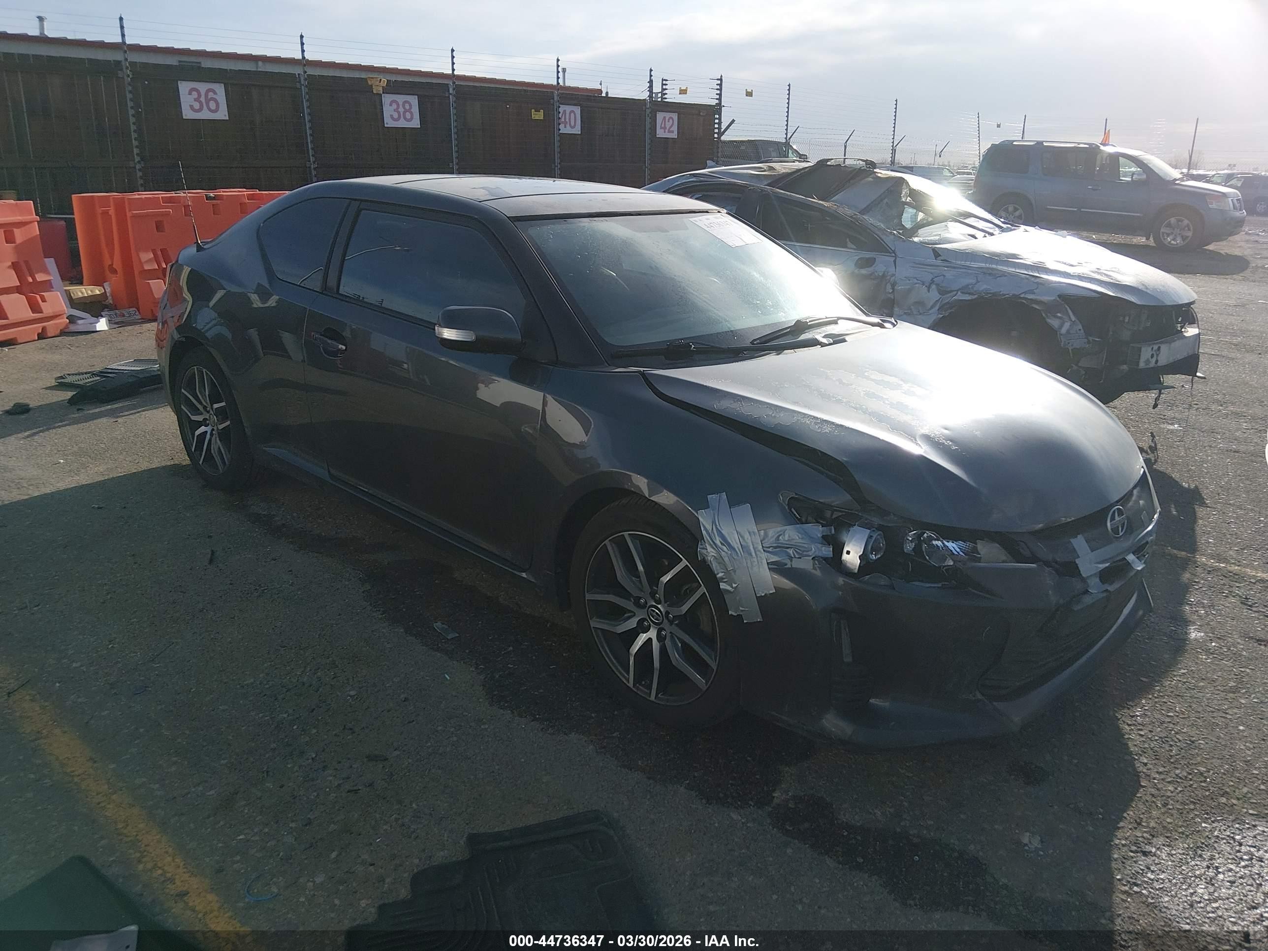 2014 Scion tC, VIN JTKJF5C77E3074362 — Front end