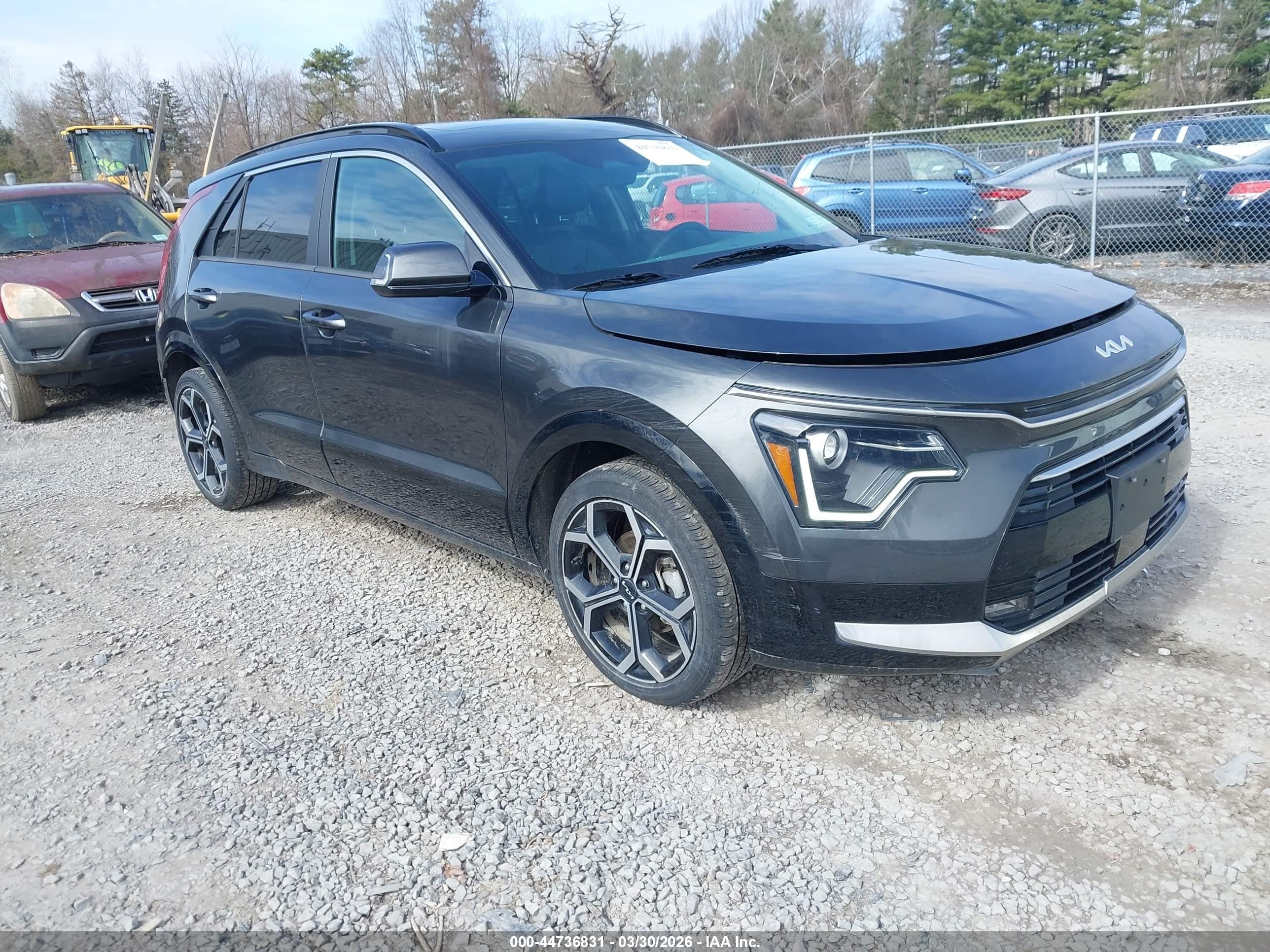 2024 Kia Niro EX, VIN KNDCR3LEXR5155487 — Side