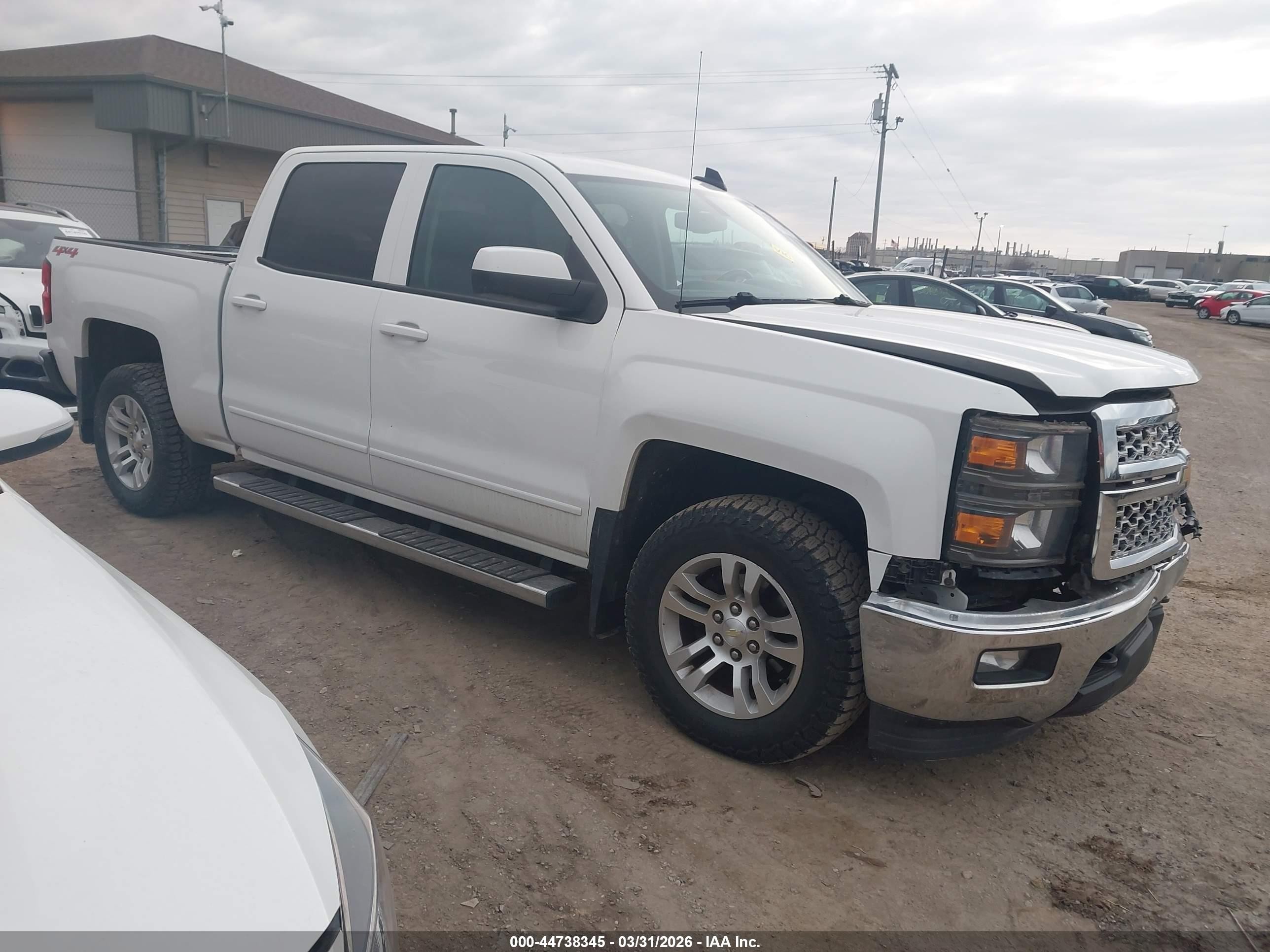 2015 Chevrolet Silverado 1500 LT, VIN 3GCUKREC2FG538092 — Front end
