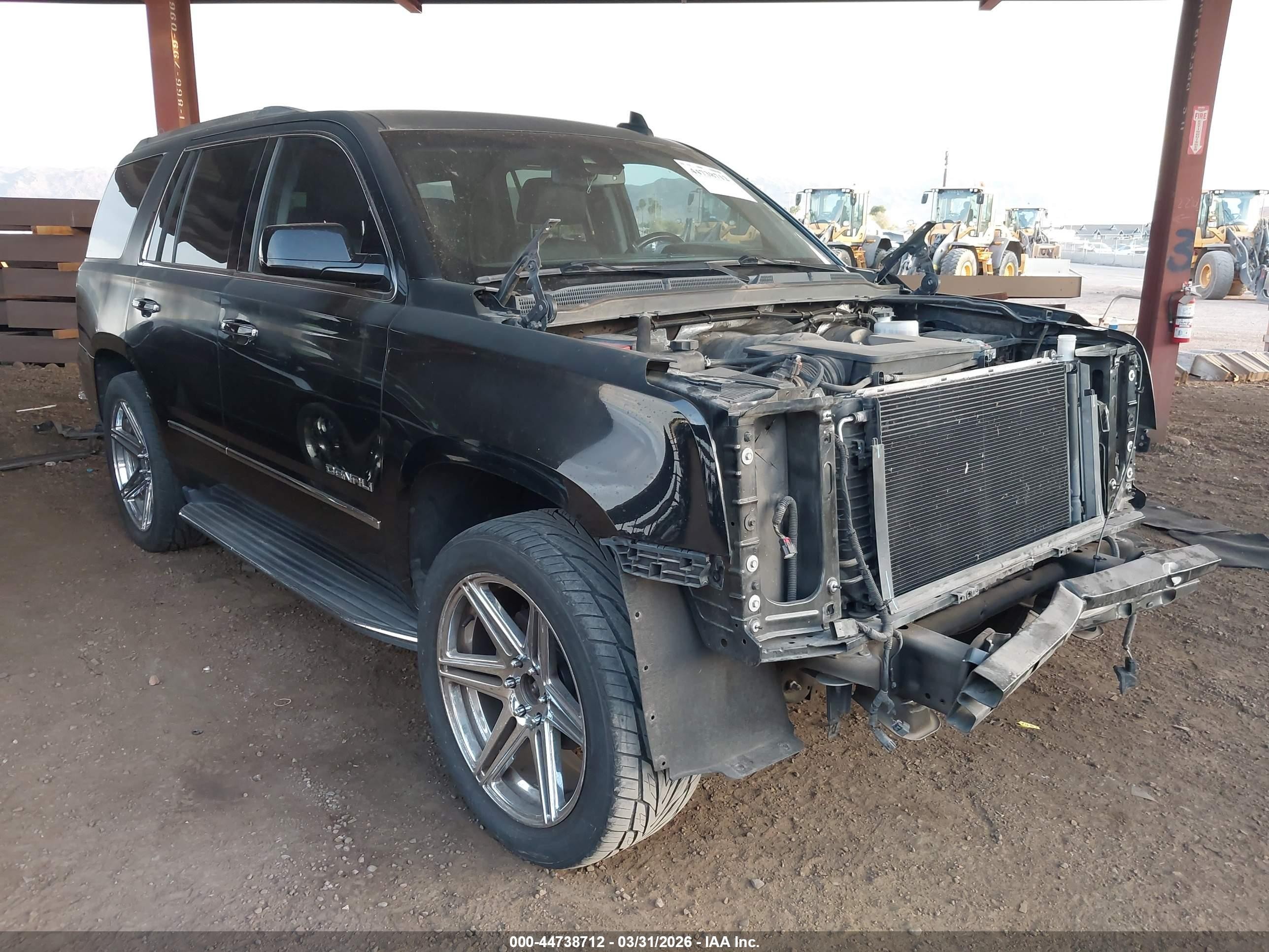 2017 GMC Yukon Denali, VIN 1GKS2CKJ5HR267429 — Front end