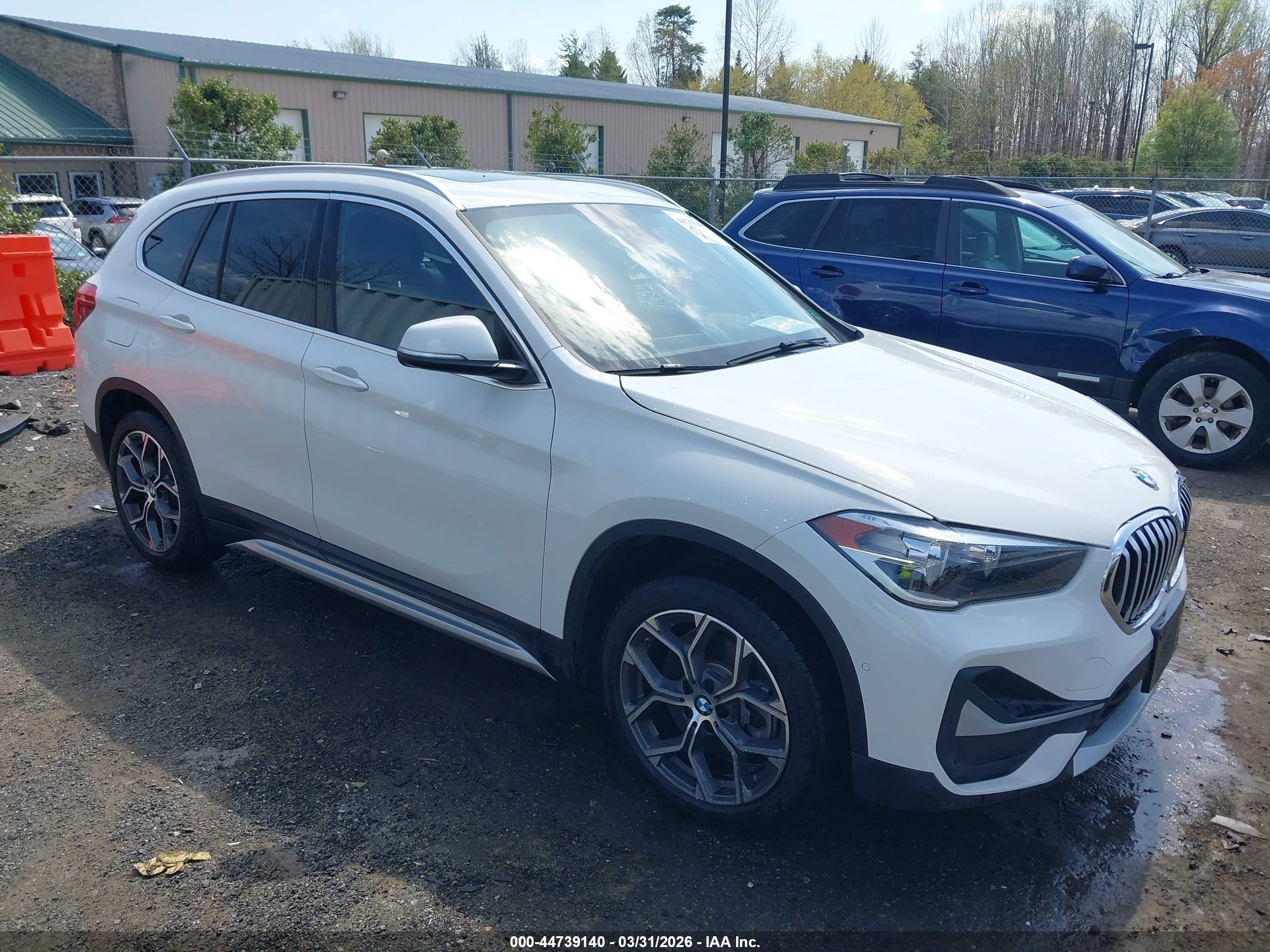2022 BMW X1 xDrive28i, VIN WBXJG9C03N5V36390 — Side