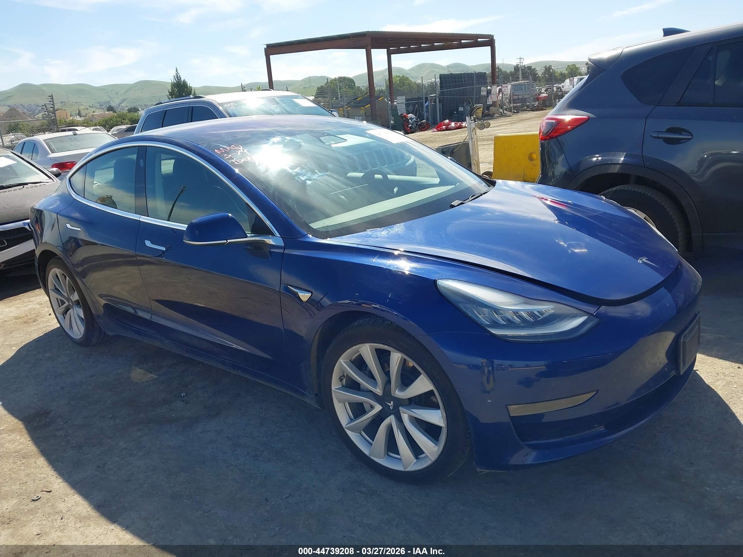 2018 Tesla Model 3 Long Range Battery, VIN 5YJ3E1EB8JF186131 — Front end