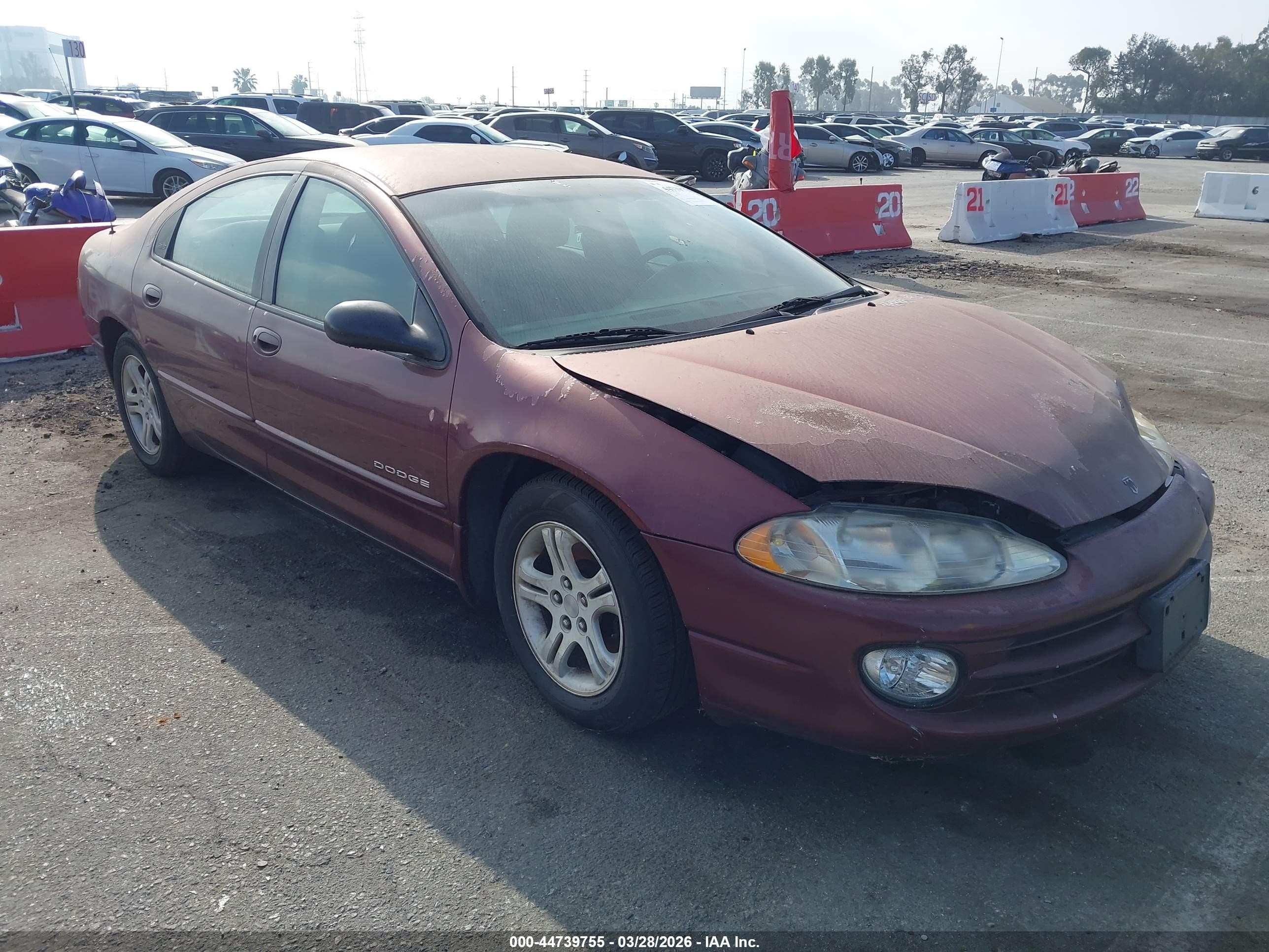 2001 Dodge Intrepid ES, VIN 2B3HD56JX1H632216 — Front end