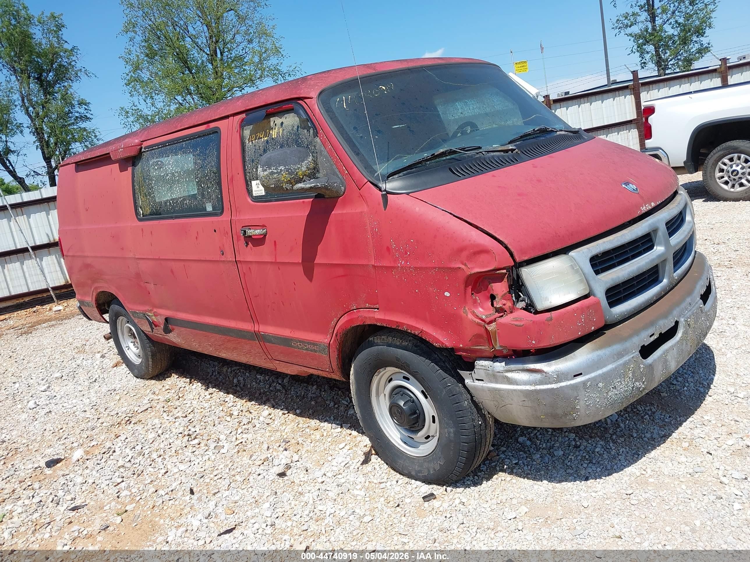 1999 Dodge Cargo, VIN 2B7JB21Y5XK538006 — Biohazard / chemical