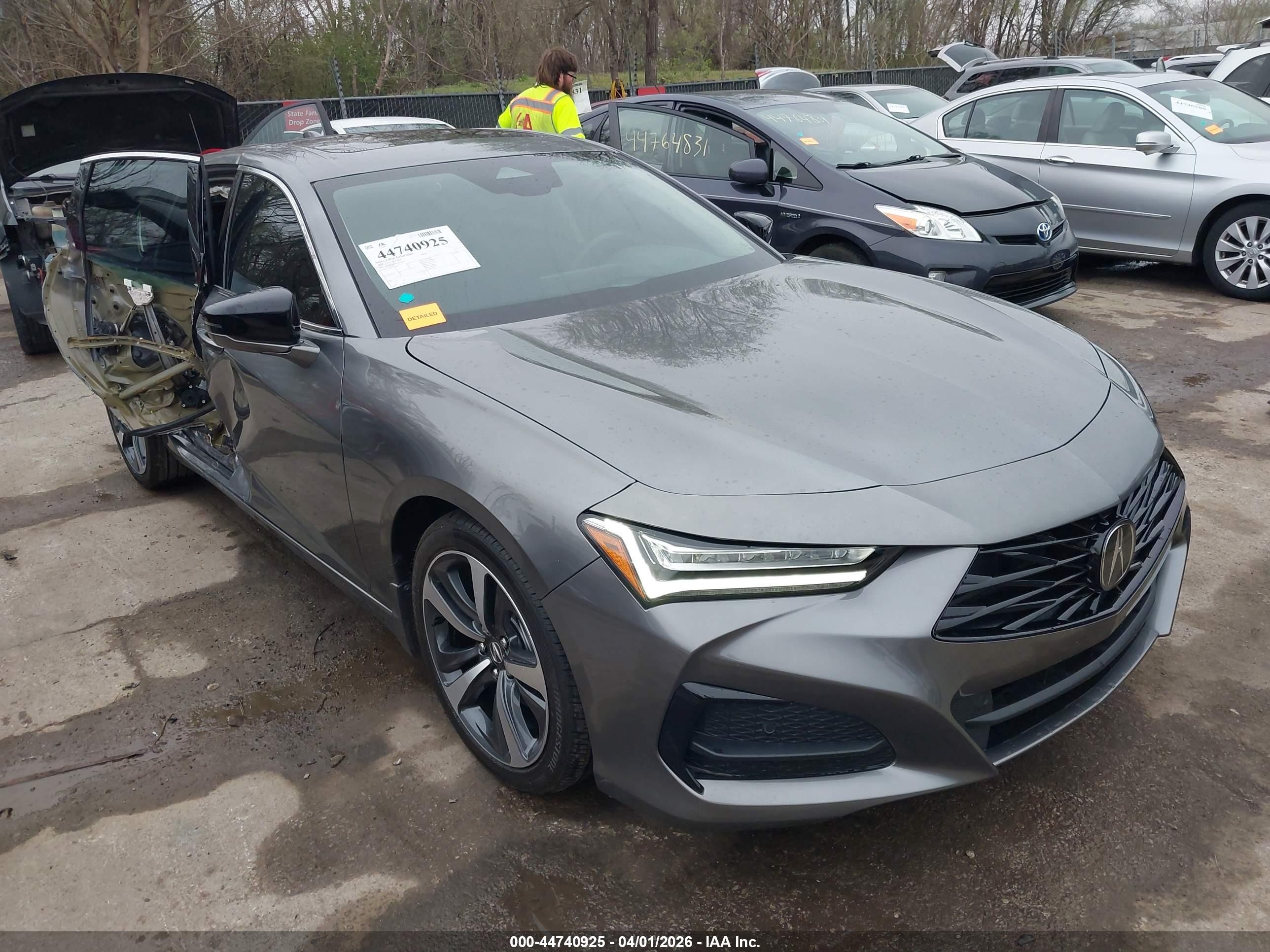 2025 Acura TLX Technology, VIN 19UUB5F40SA001909 — Бок