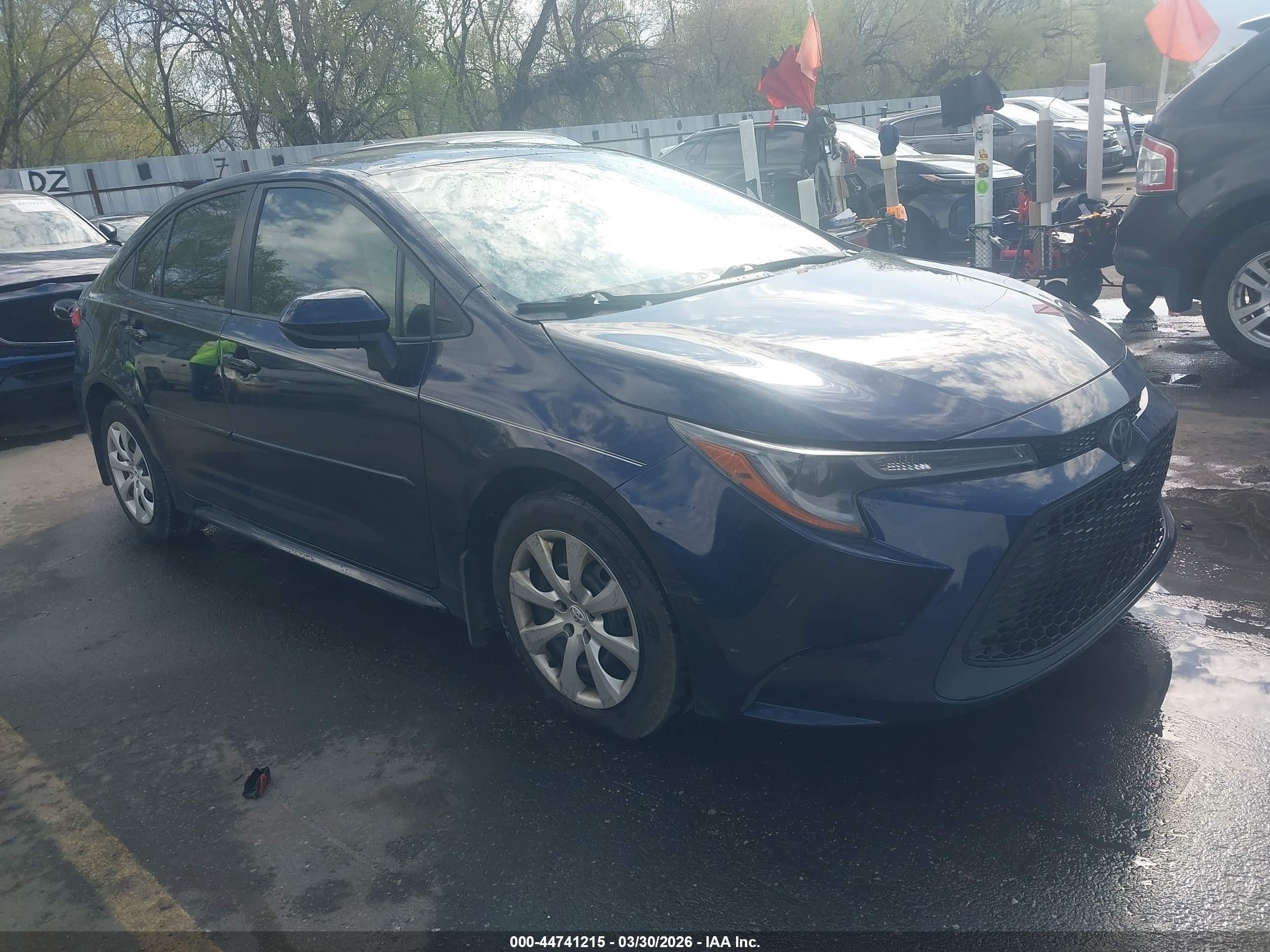 2021 Toyota Corolla LE, VIN JTDEPMAE8MJ145435 — Side