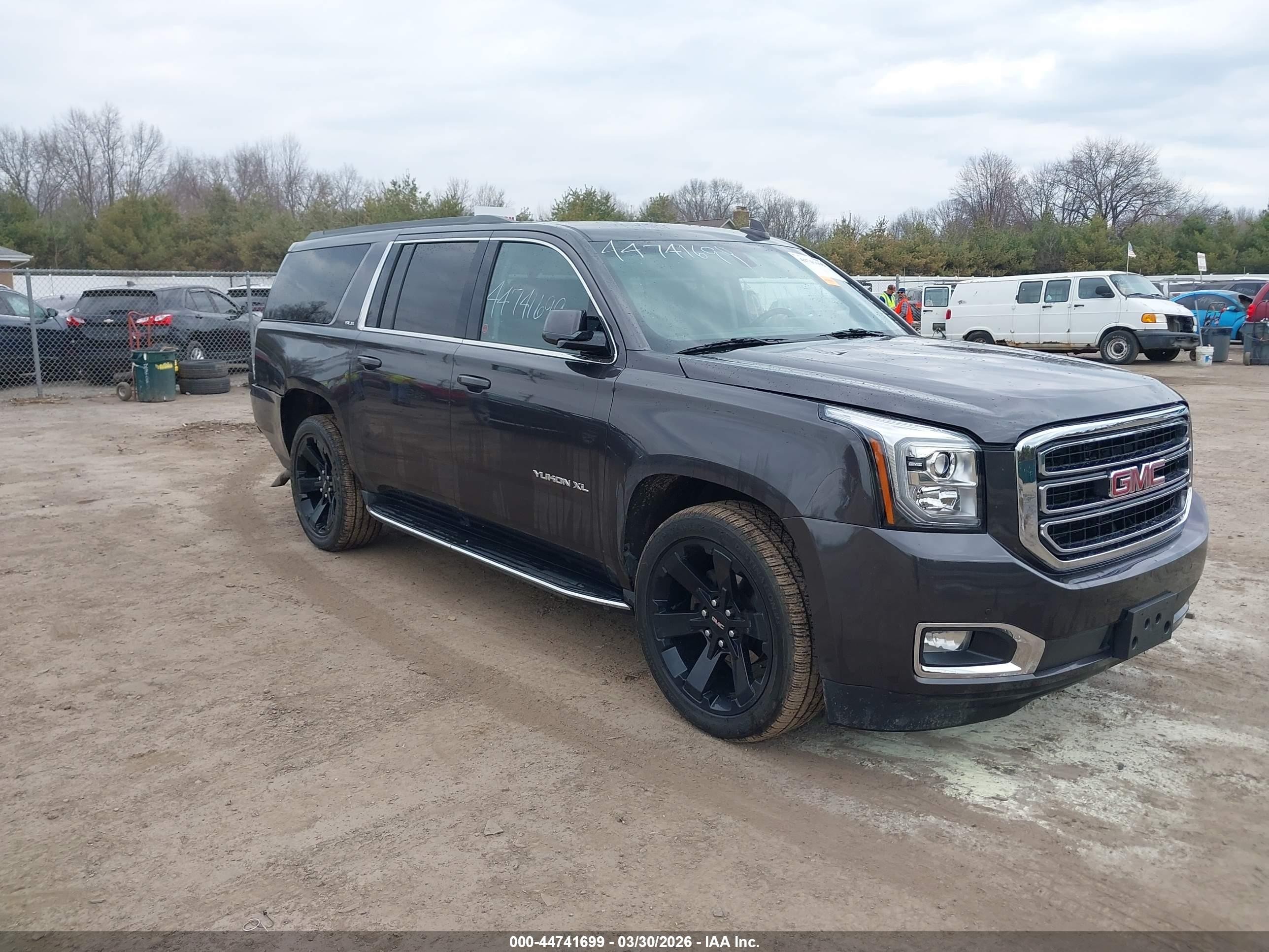 2017 GMC Yukon XL SLE, VIN 1GKS2FKC7HR356485 — Rear end