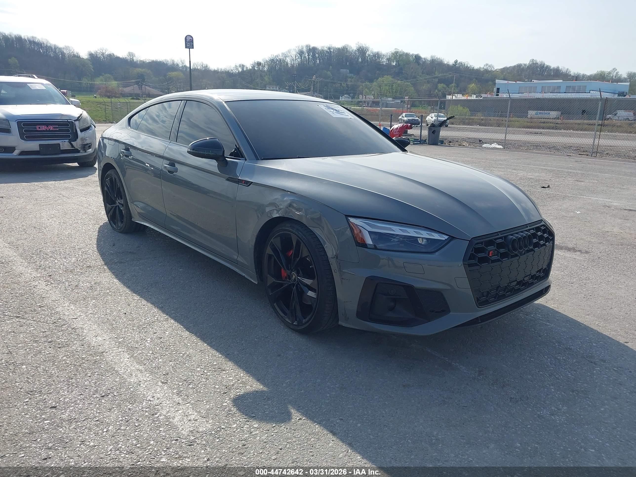 2022 Audi S5 Sportback Prestige, VIN WAUB4CF53NA022607 — Зад